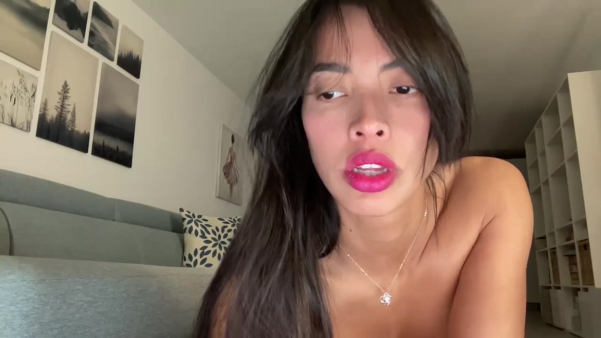 Gallery image thumbnail from thebluelagoon's myfreecams stream on, 04/10/2024, 05:17 image 5 of 20