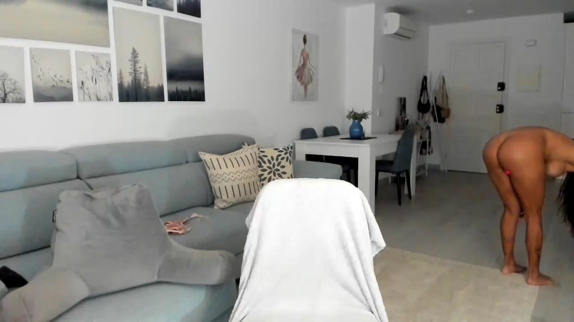 Gallery image thumbnail from thebluelagoon's myfreecams stream on, 04/12/2024, 04:55 image 13 of 20