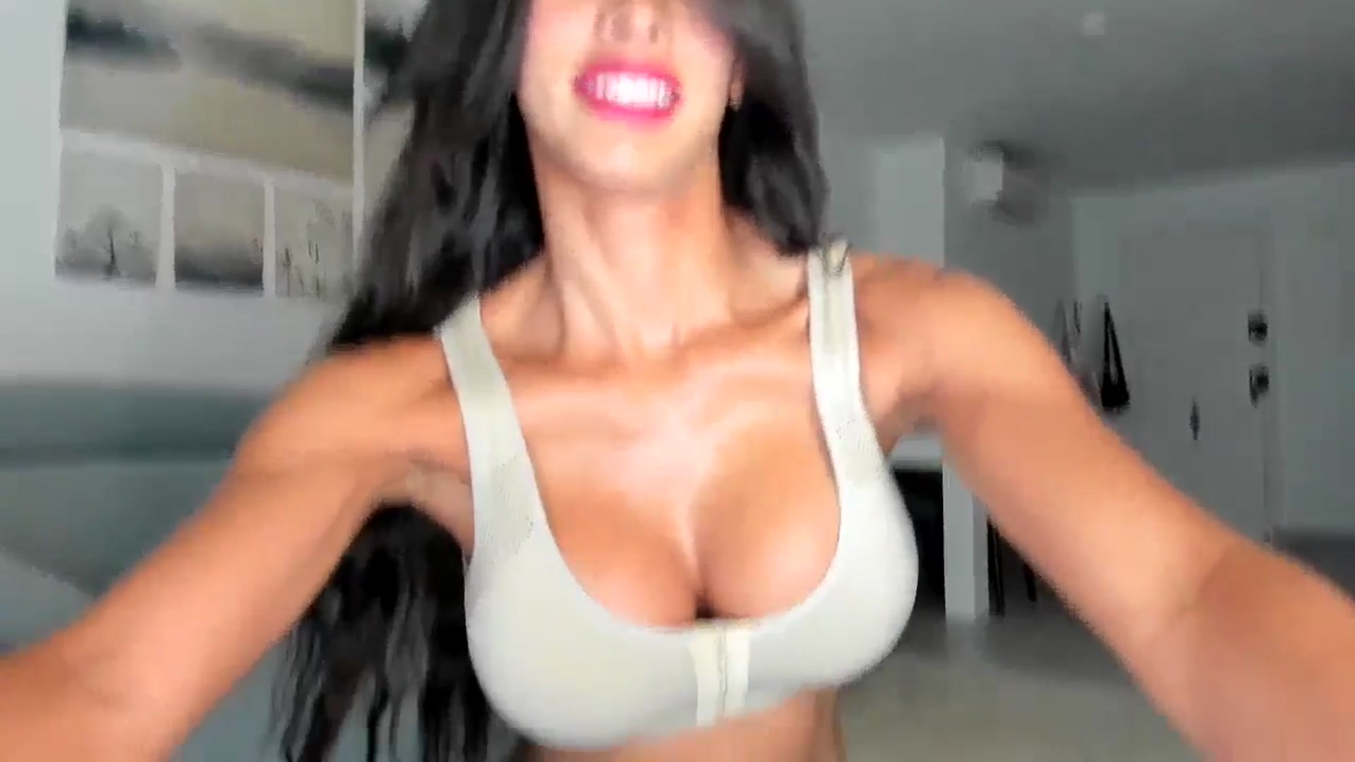 Gallery image thumbnail from thebluelagoon's myfreecams stream on, 07/31/2024, 03:56 image 2 of 20