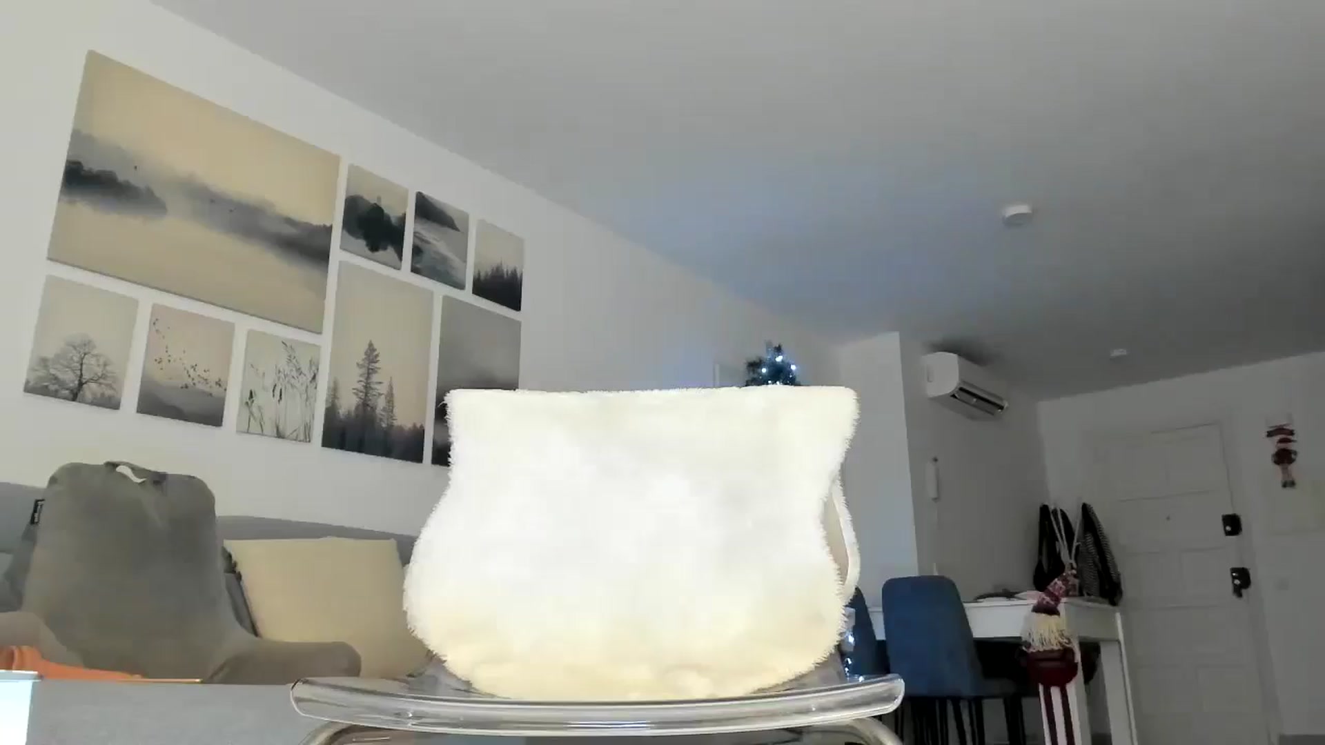 Gallery image thumbnail from thebluelagoon's myfreecams stream on, 12/03/2024, 04:54 image 20 of 20