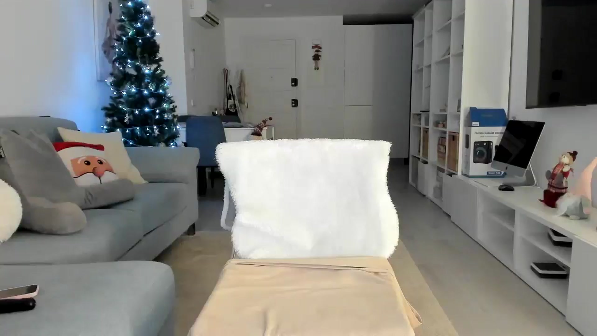Gallery image thumbnail from thebluelagoon's myfreecams stream on, 12/05/2024, 04:51 image 19 of 20