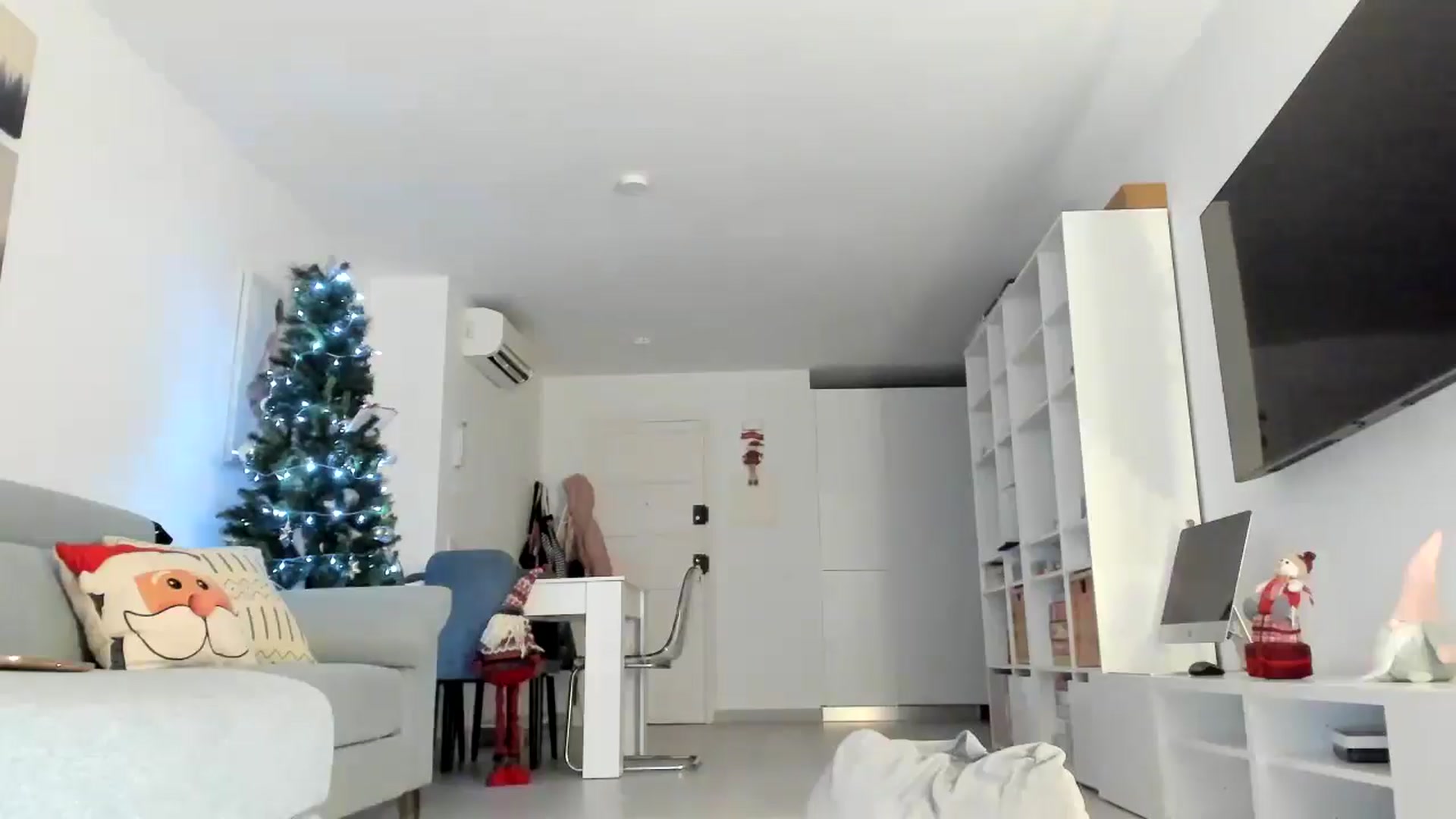 Gallery image thumbnail from thebluelagoon's myfreecams stream on, 12/11/2024, 05:54 image 16 of 20