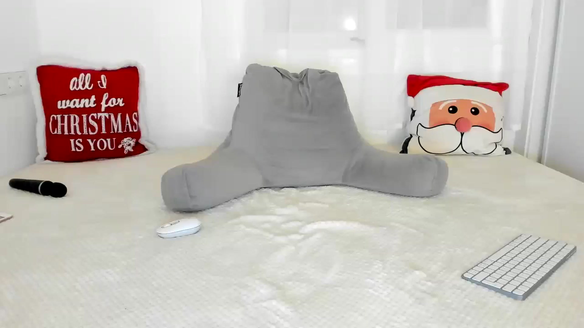 Gallery image thumbnail from thebluelagoon's myfreecams stream on, 12/14/2024, 06:40 image 5 of 20