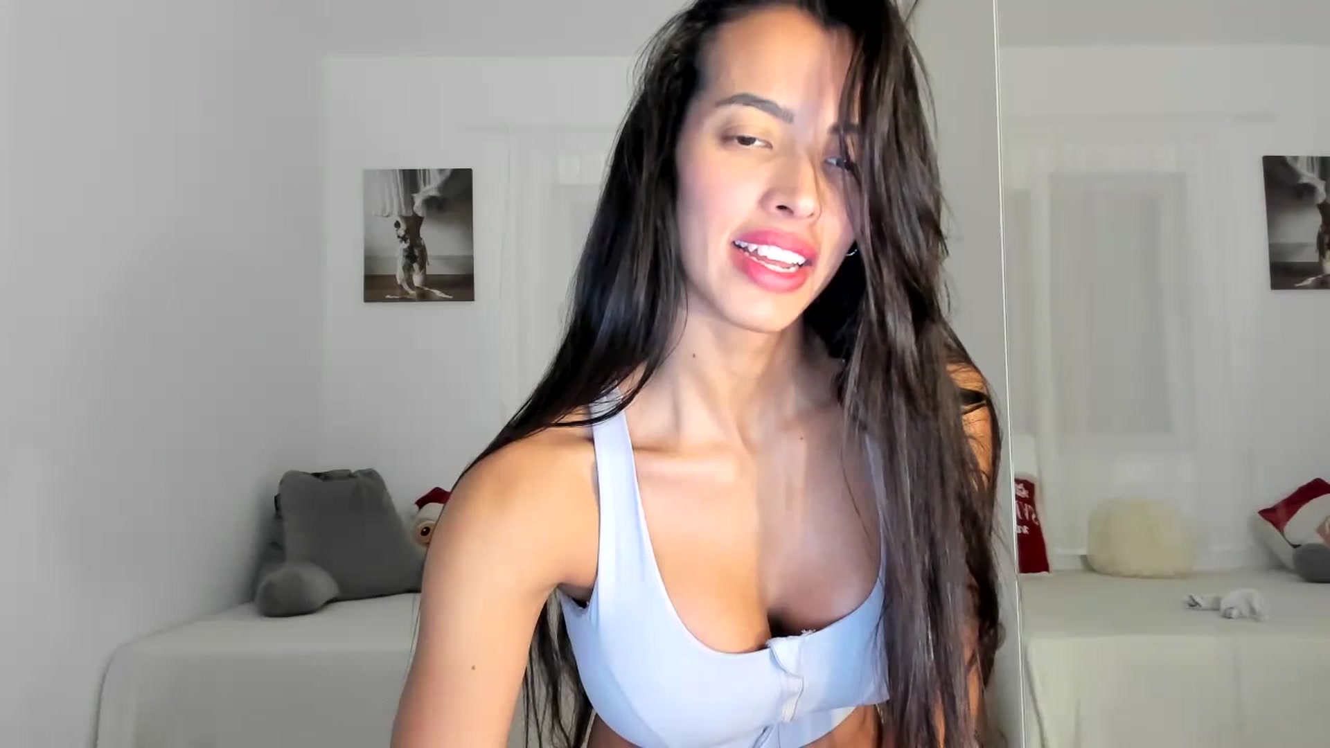 Gallery image thumbnail from thebluelagoon's myfreecams stream on, 12/30/2024, 07:58 image 18 of 20