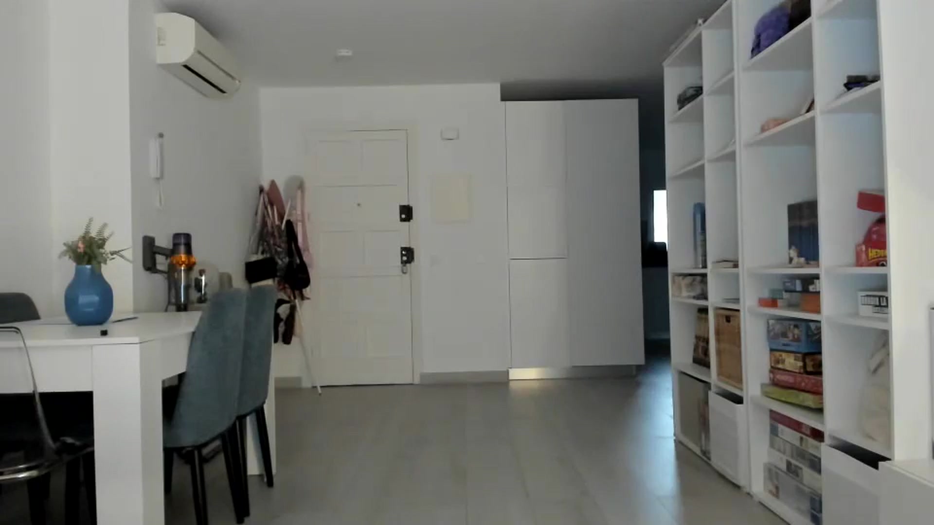 Gallery image thumbnail from thebluelagoon's myfreecams stream on, 04/10/2025, 05:29 image 15 of 20