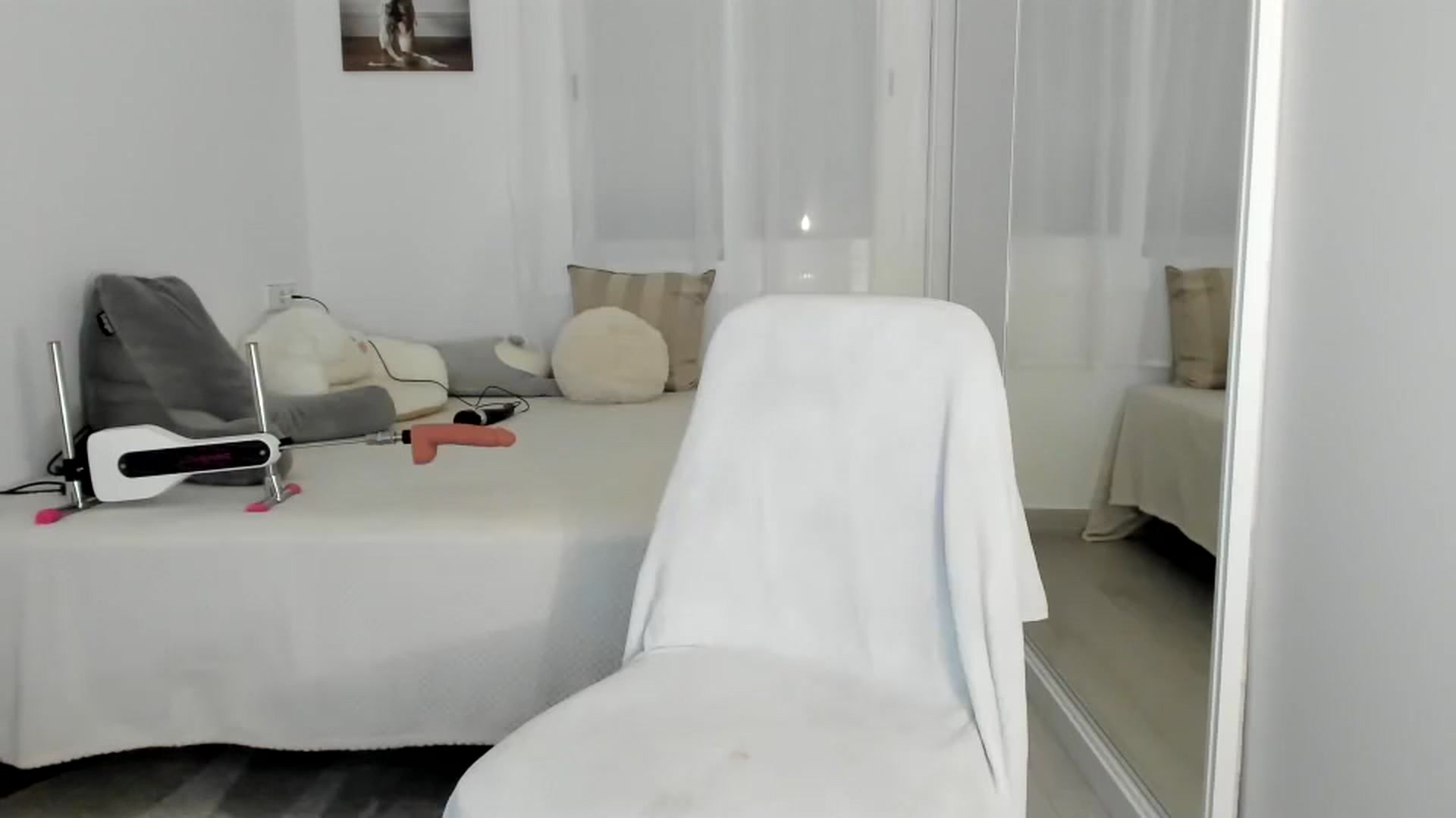 Gallery image thumbnail from thebluelagoon's myfreecams stream on, 05/09/2025, 11:30 image 7 of 20