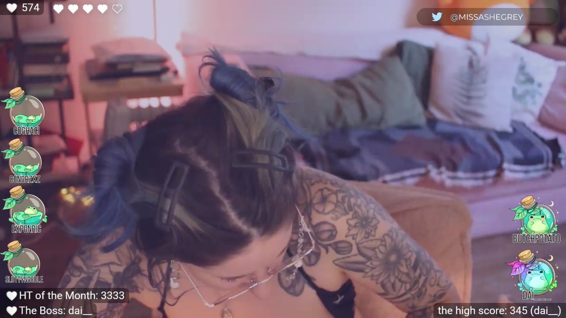 Gallery image thumbnail from thecutestbird's myfreecams stream on, 06/14/2026, 01:48 image 15 of 20