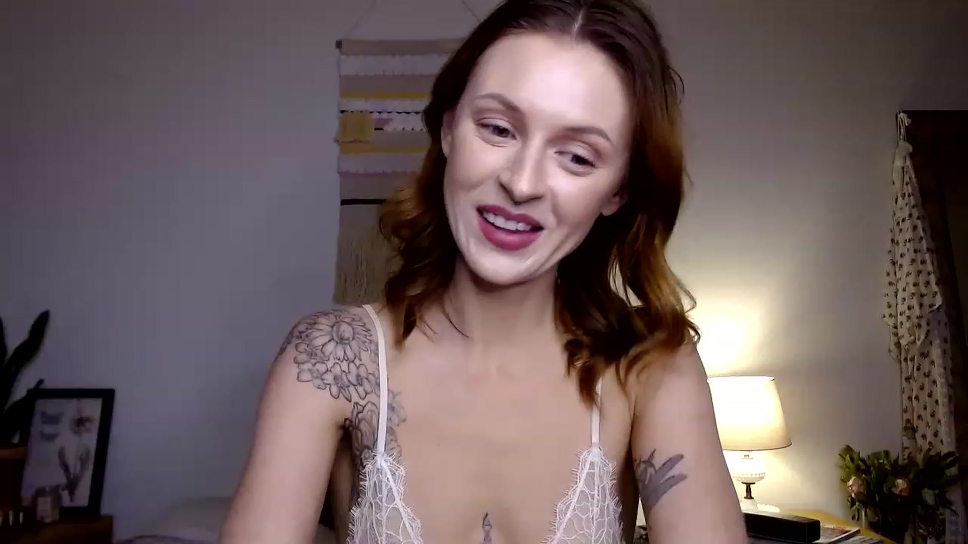 Gallery image thumbnail from theejolittle's myfreecams stream on, 12/05/2022, 24:07 image 9 of 20