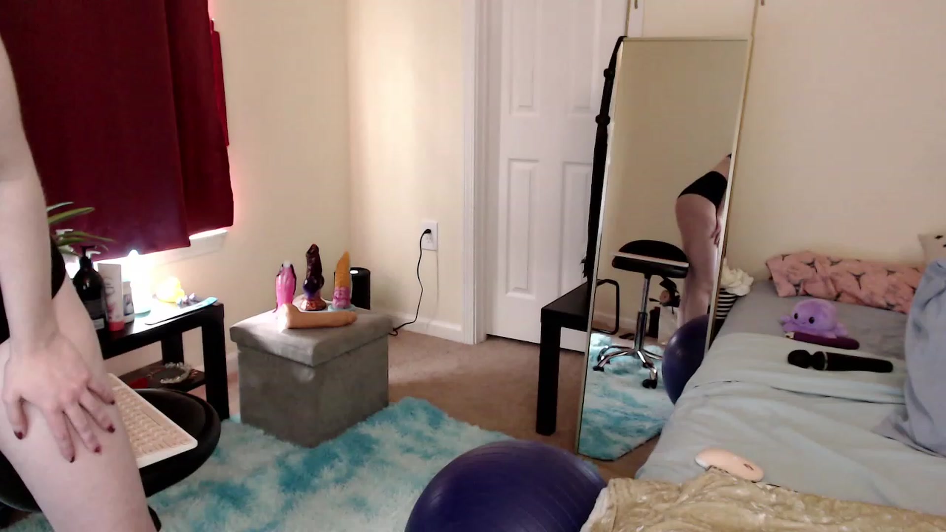 Gallery image thumbnail from thelilysparks's myfreecams stream on, 12/21/2022, 17:53 image 19 of 20