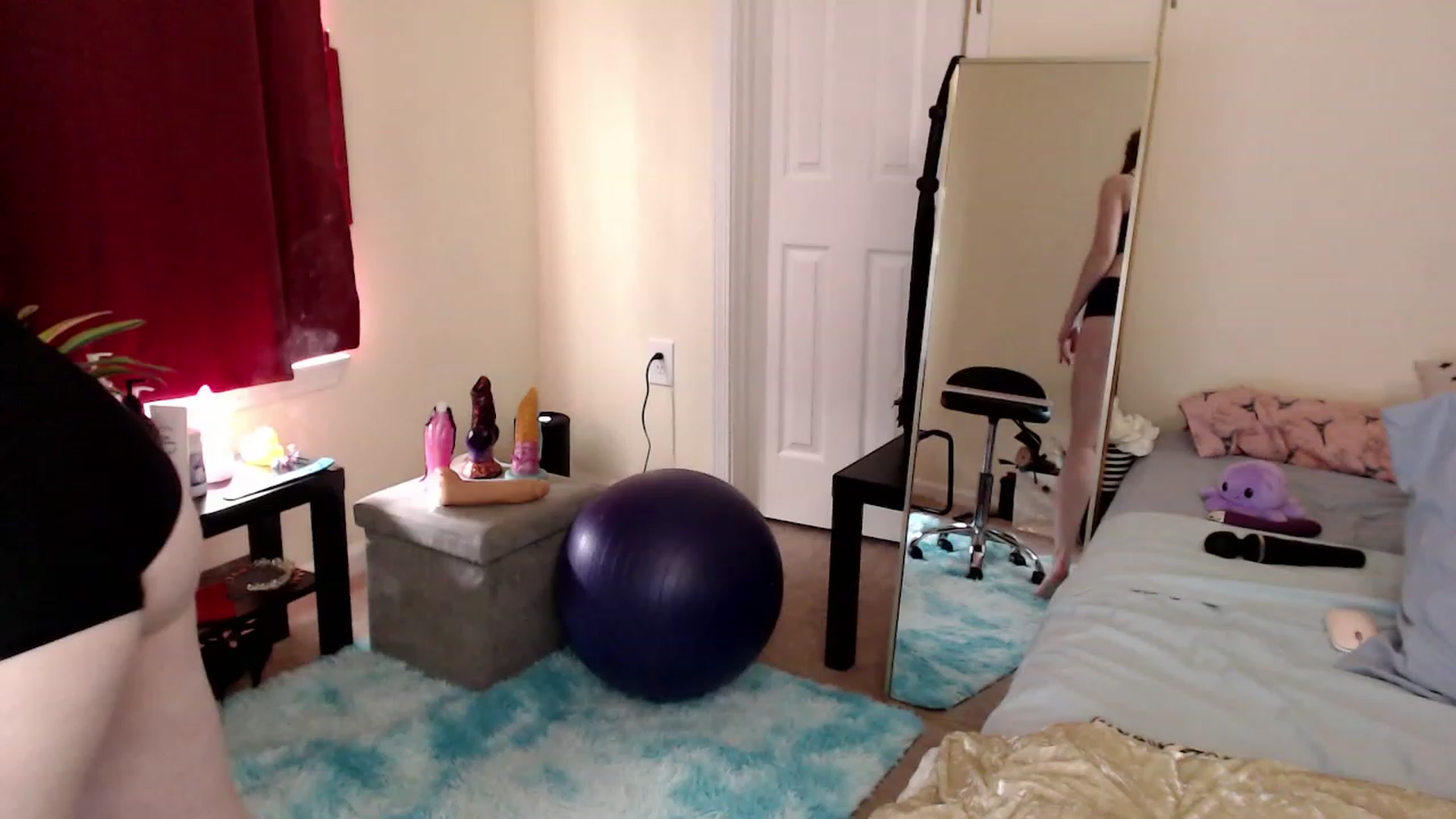 Gallery image thumbnail from thelilysparks's myfreecams stream on, 12/21/2022, 17:53 image 6 of 20