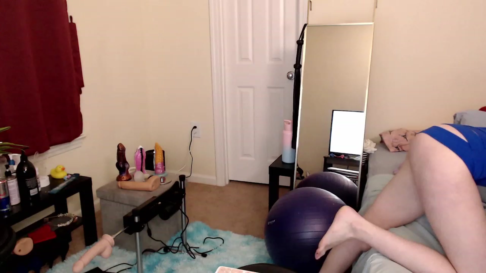 Gallery image thumbnail from thelilysparks's myfreecams stream on, 01/01/2023, 24:53 image 15 of 20