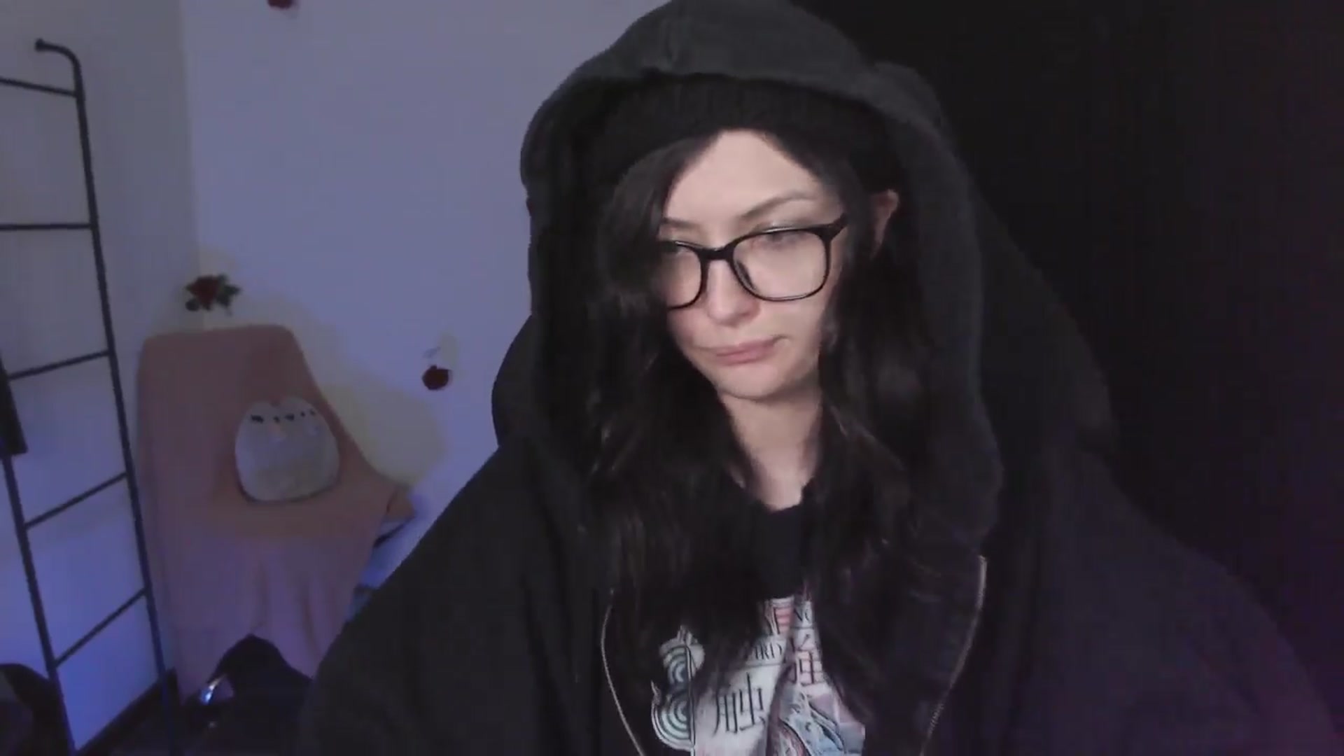 Gallery image thumbnail from theroom's myfreecams stream on, 03/26/2024, 04:58 image 13 of 20