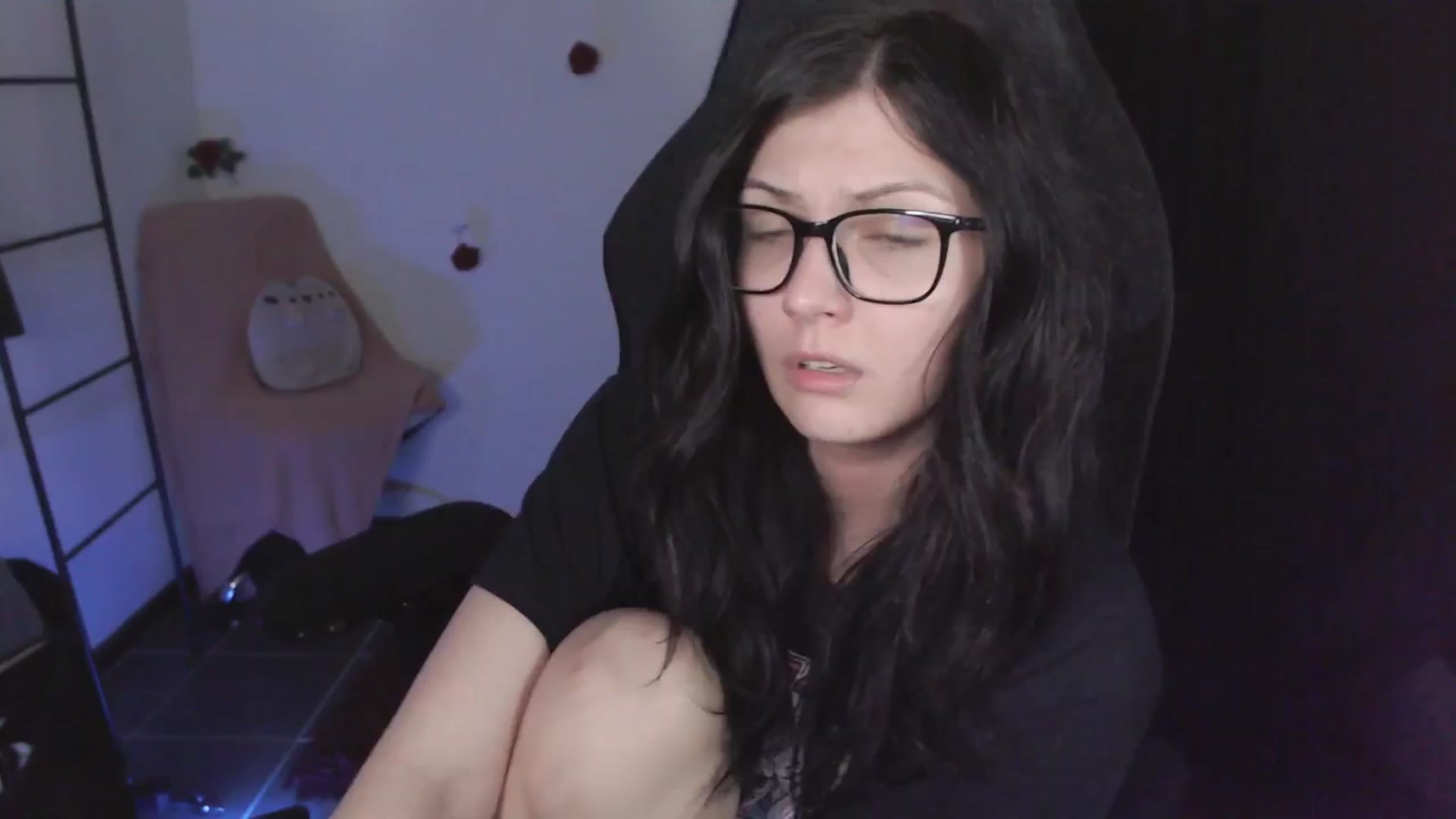 Gallery image thumbnail from theroom's myfreecams stream on, 03/26/2024, 05:53 image 9 of 20