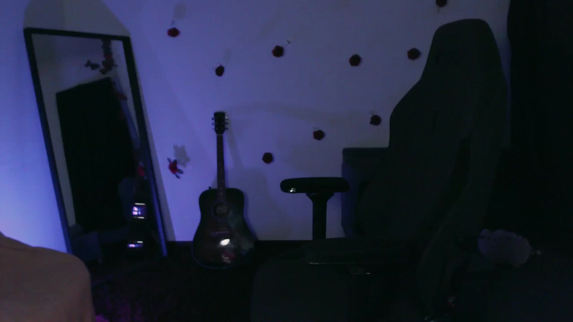 Gallery image thumbnail from theroom's myfreecams stream on, 05/09/2024, 01:09 image 11 of 20