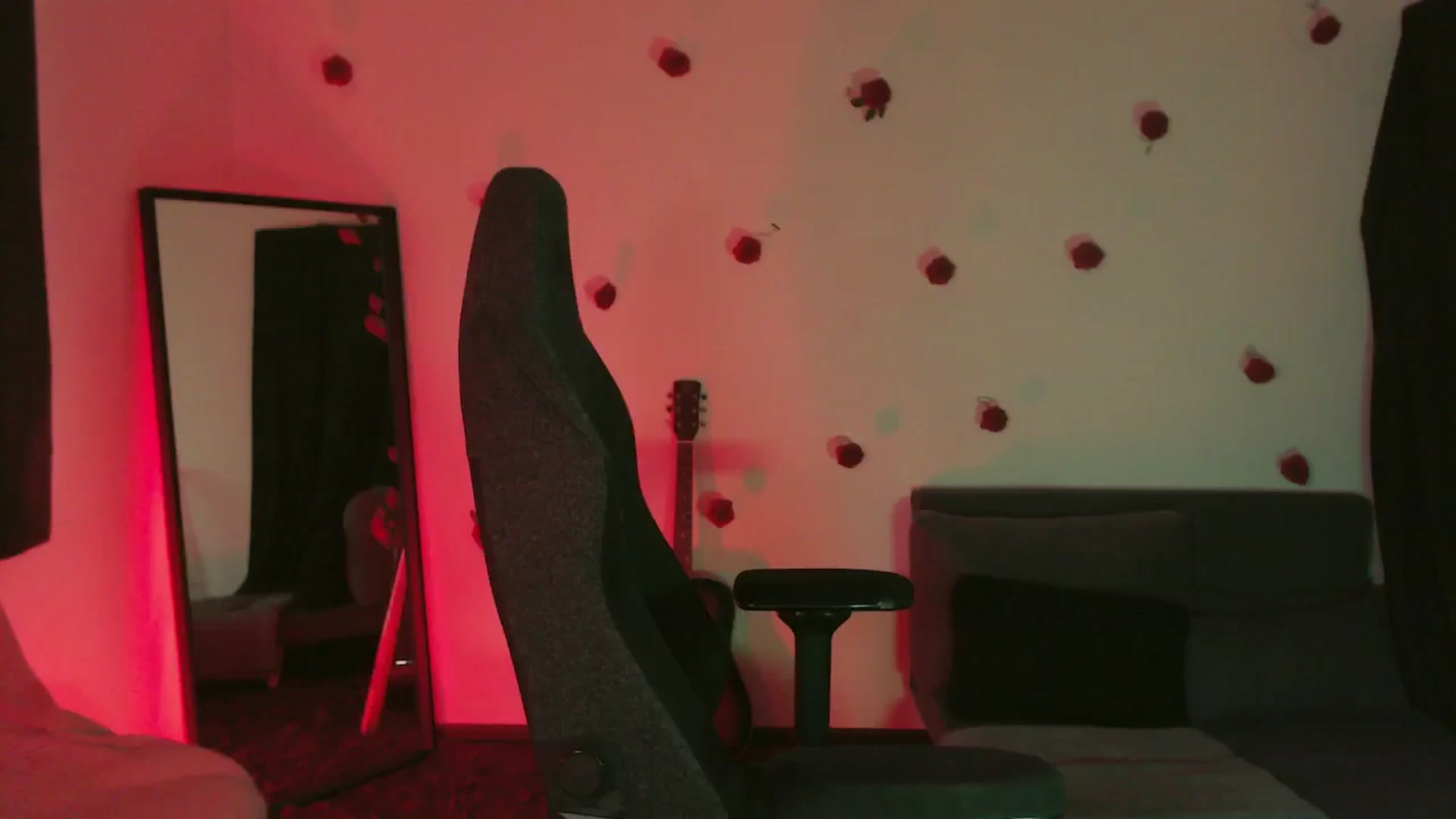 Gallery image thumbnail from theroom's myfreecams stream on, 05/09/2024, 06:24 image 12 of 20