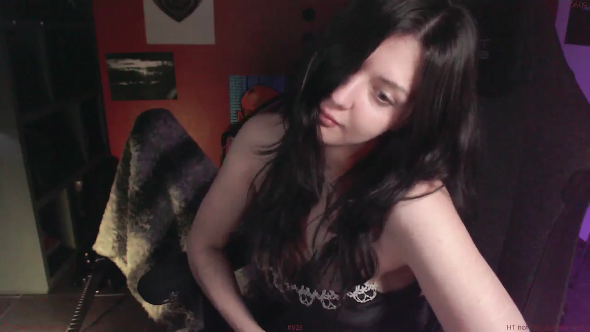Gallery image thumbnail from theroom's myfreecams stream on, 11/14/2024, 03:16 image 18 of 20