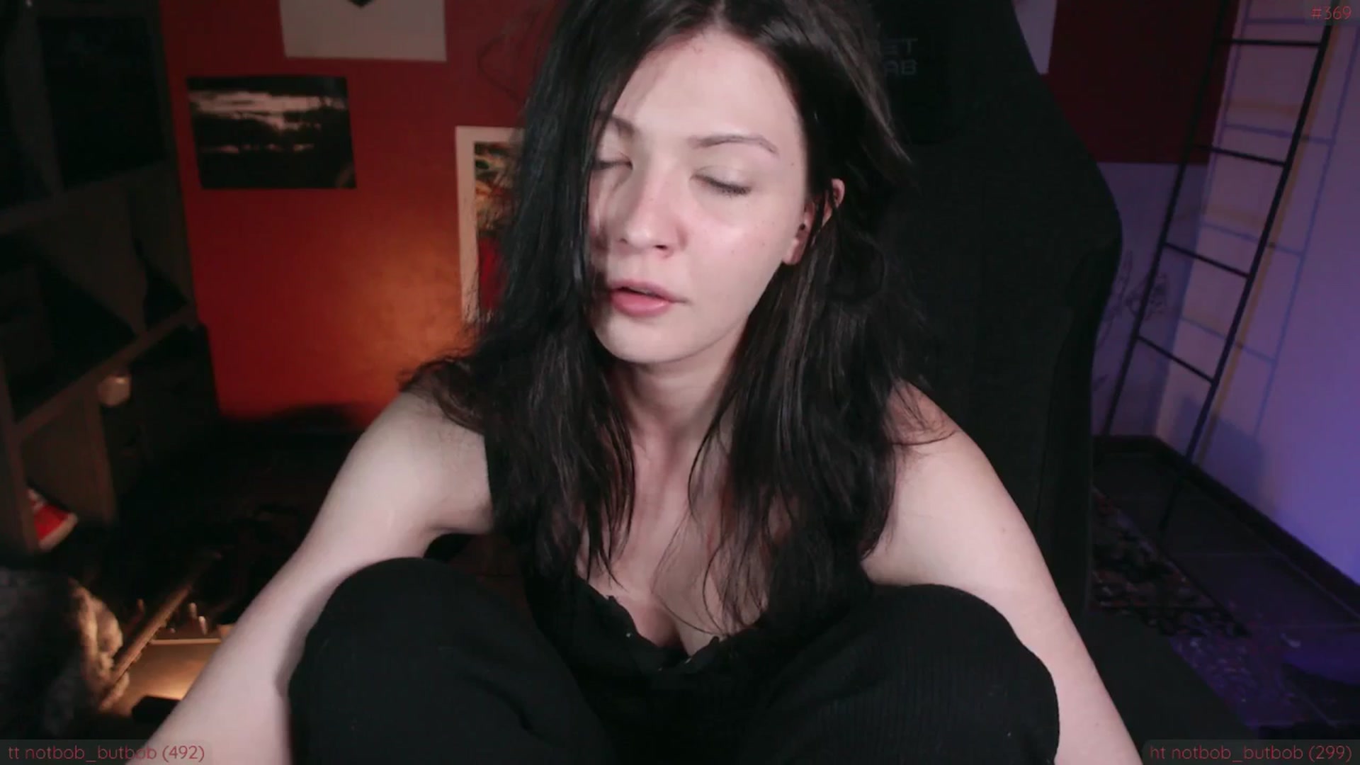 Gallery image thumbnail from theroom's myfreecams stream on, 11/20/2024, 24:57 image 11 of 20