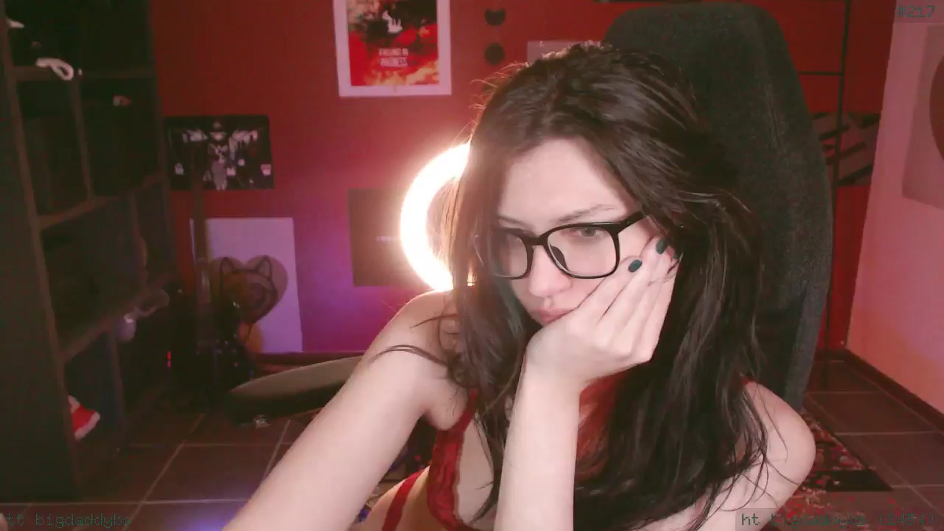 Gallery image thumbnail from theroom's myfreecams stream on, 11/30/2024, 05:06 image 18 of 20