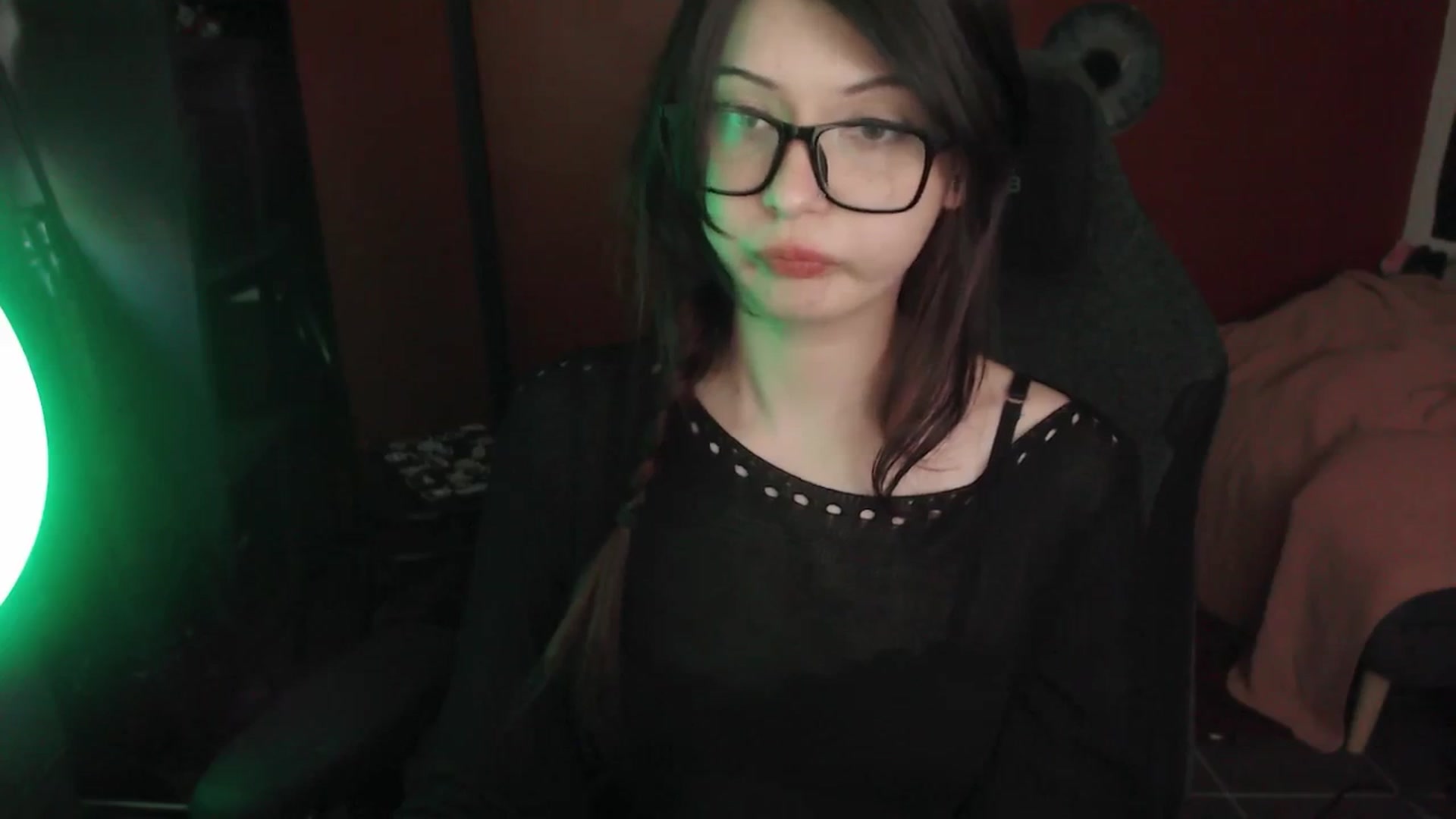 Gallery image thumbnail from theroom's myfreecams stream on, 05/22/2025, 06:27 image 13 of 20