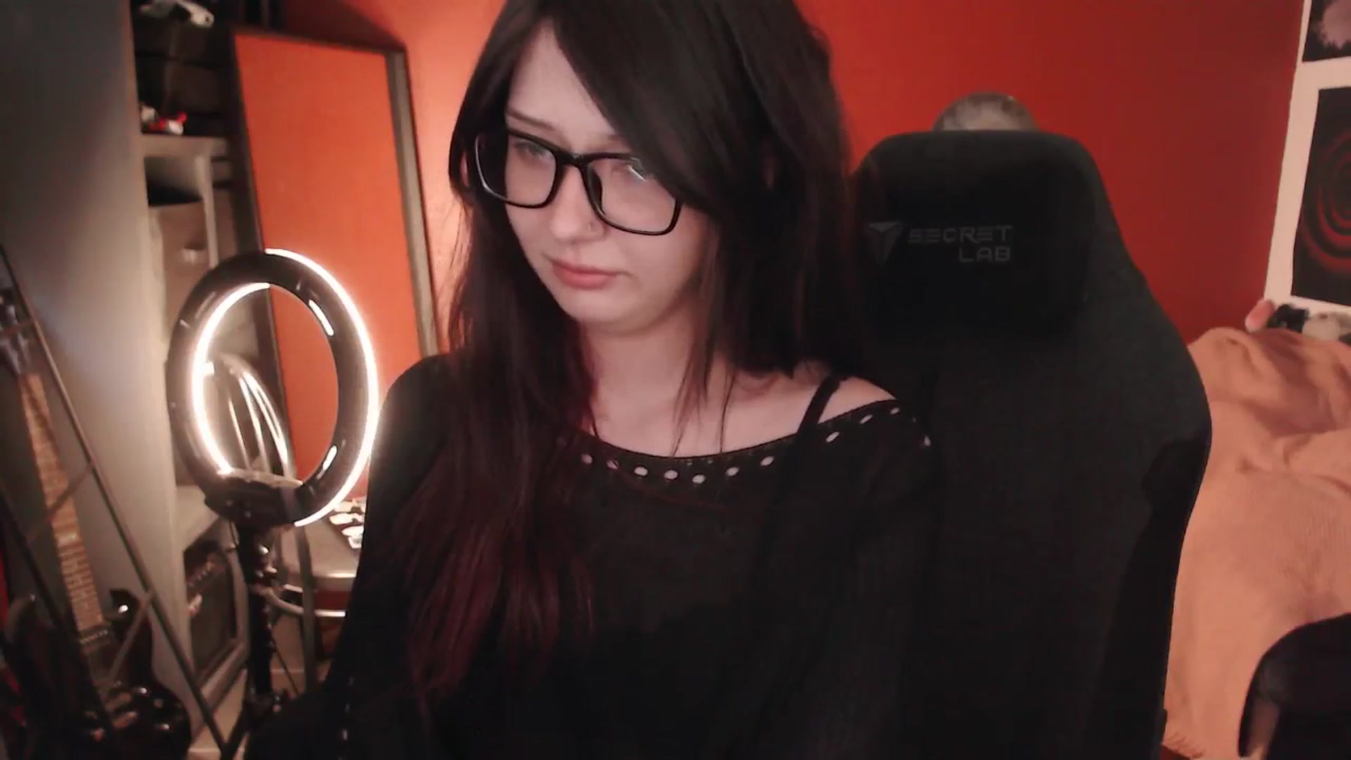 Gallery image thumbnail from theroom's myfreecams stream on, 05/22/2025, 06:27 image 6 of 20