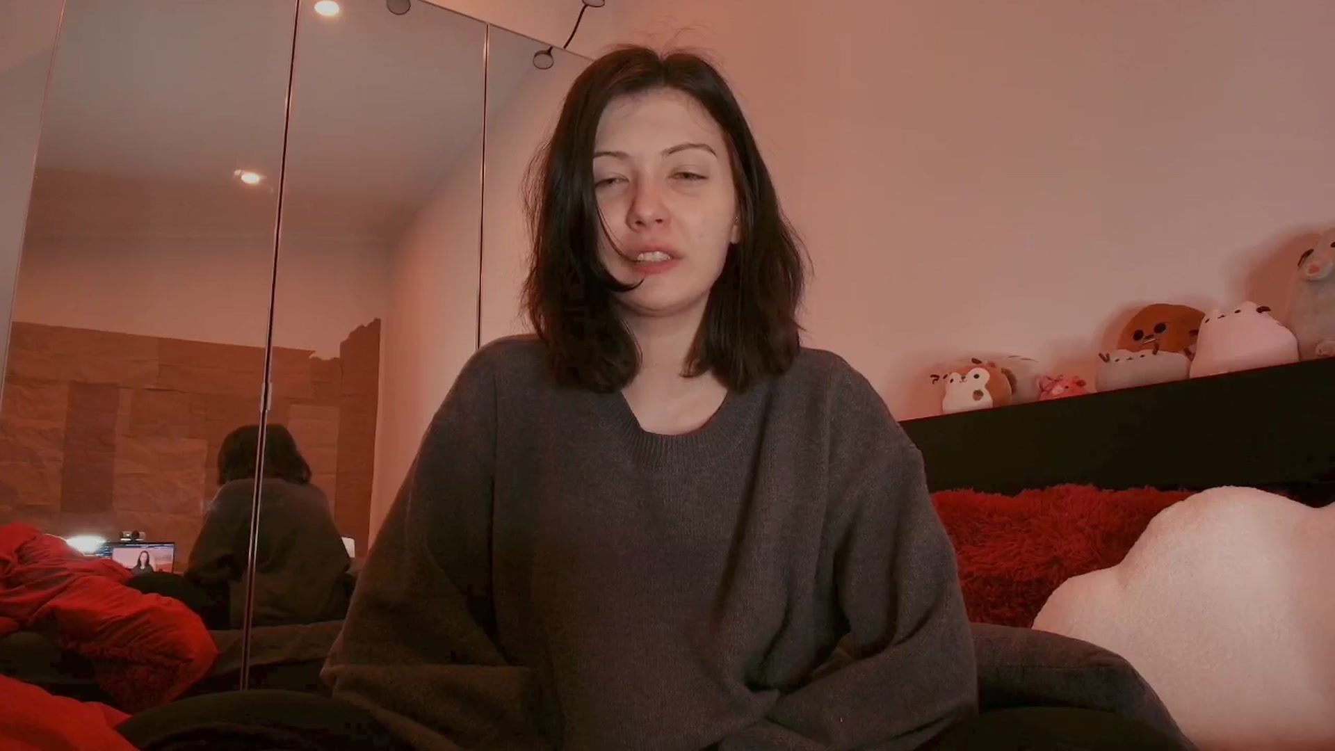 Gallery image thumbnail from theroom's myfreecams stream on, 08/17/2025, 03:01 image 4 of 20