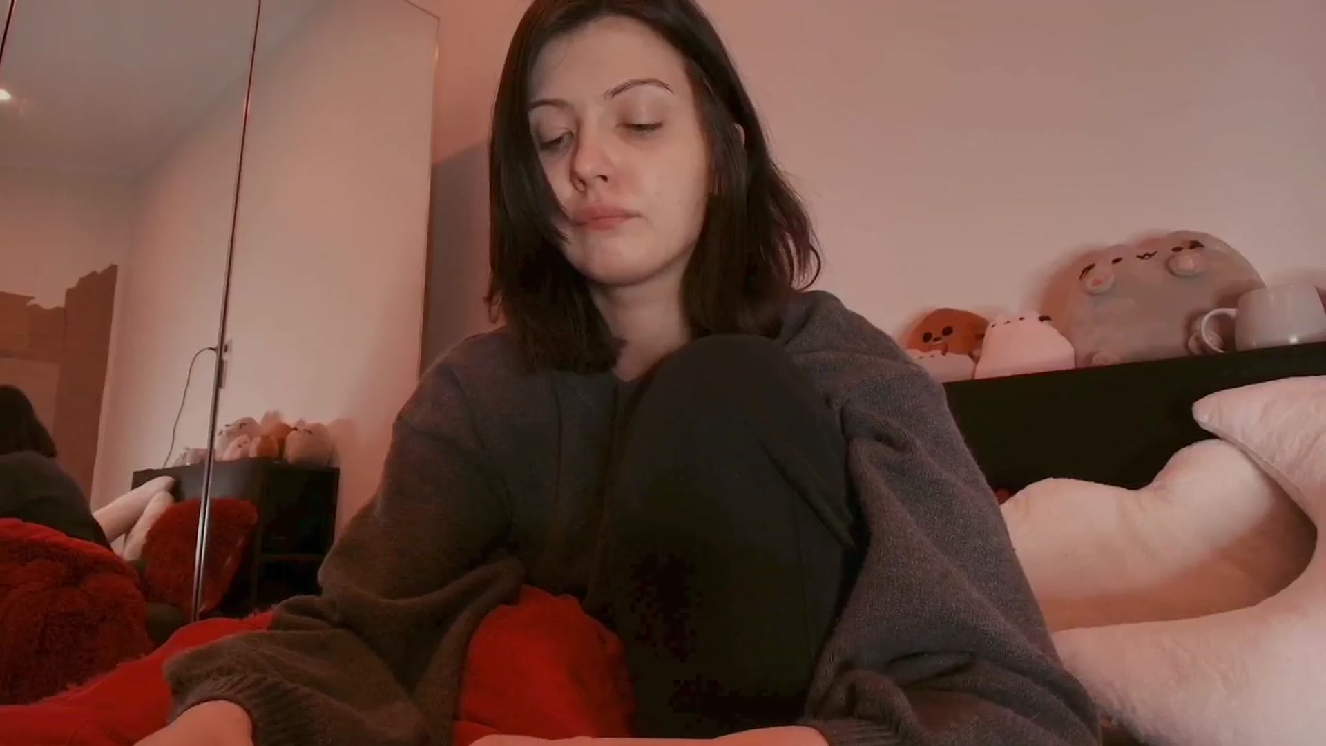 Gallery image thumbnail from theroom's myfreecams stream on, 08/17/2025, 03:01 image 6 of 20