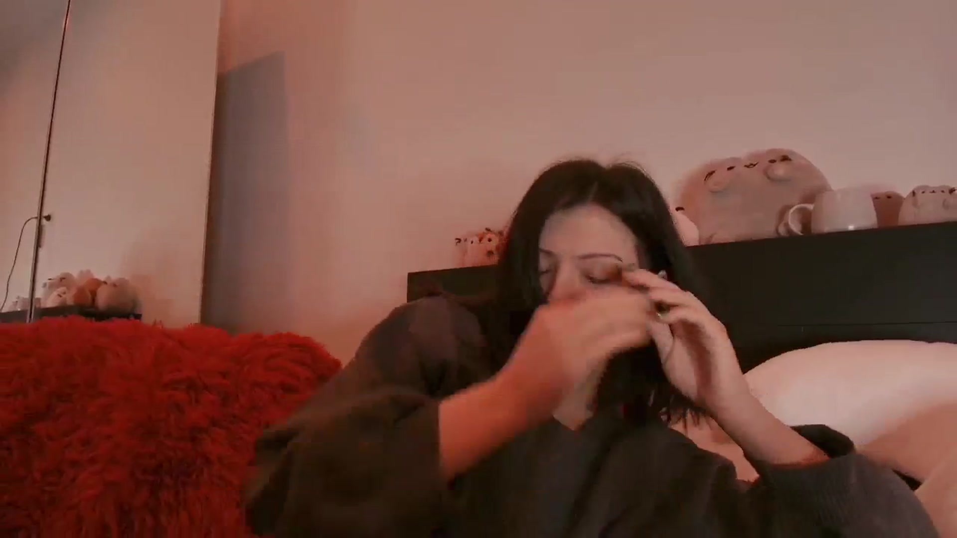 Gallery image thumbnail from theroom's myfreecams stream on, 08/17/2025, 03:01 image 5 of 20