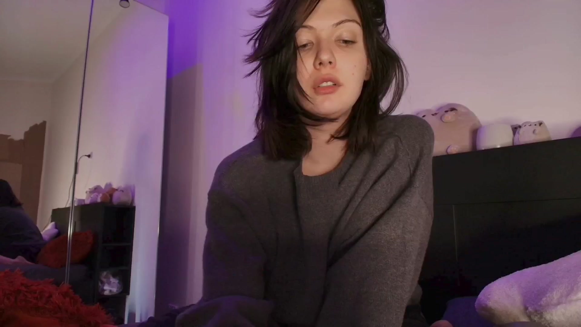 Gallery image thumbnail from theroom's myfreecams stream on, 08/17/2025, 06:31 image 10 of 20