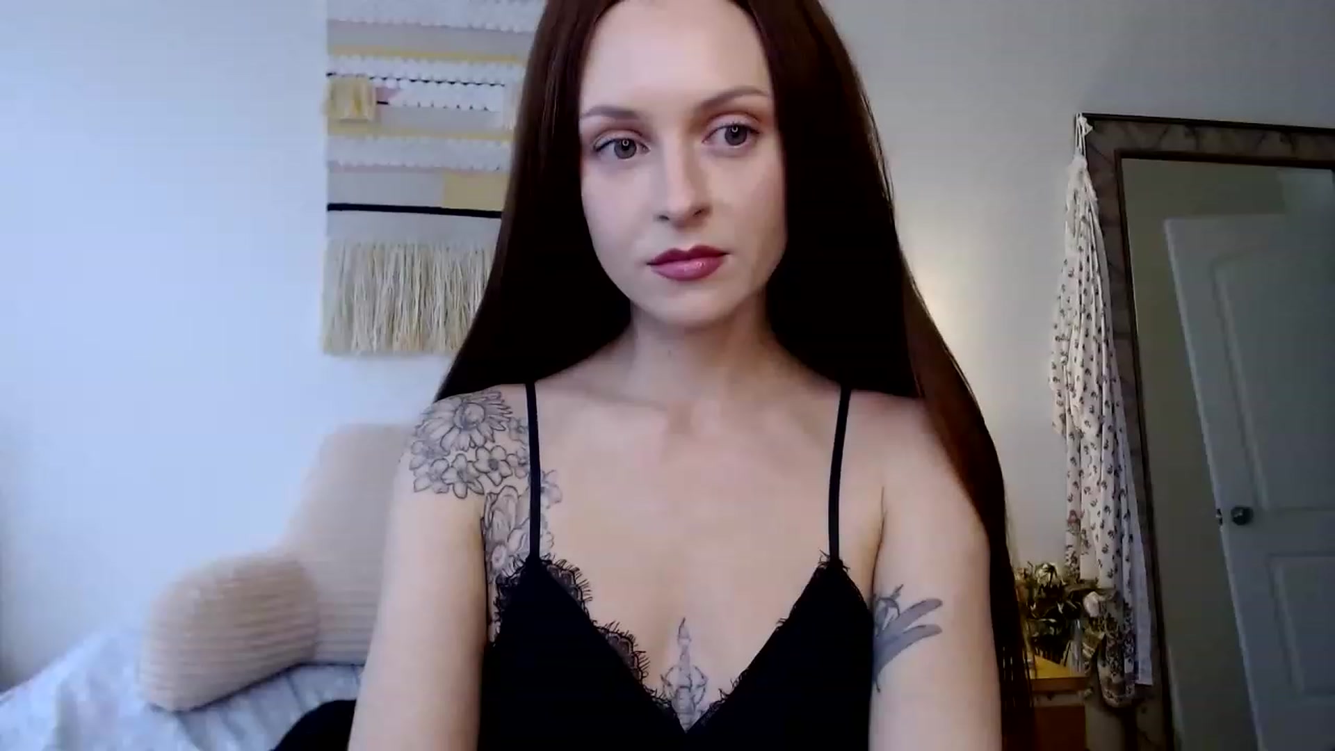 Gallery image thumbnail from therosethorne's myfreecams stream on, 01/20/2023, 20:52 image 9 of 20