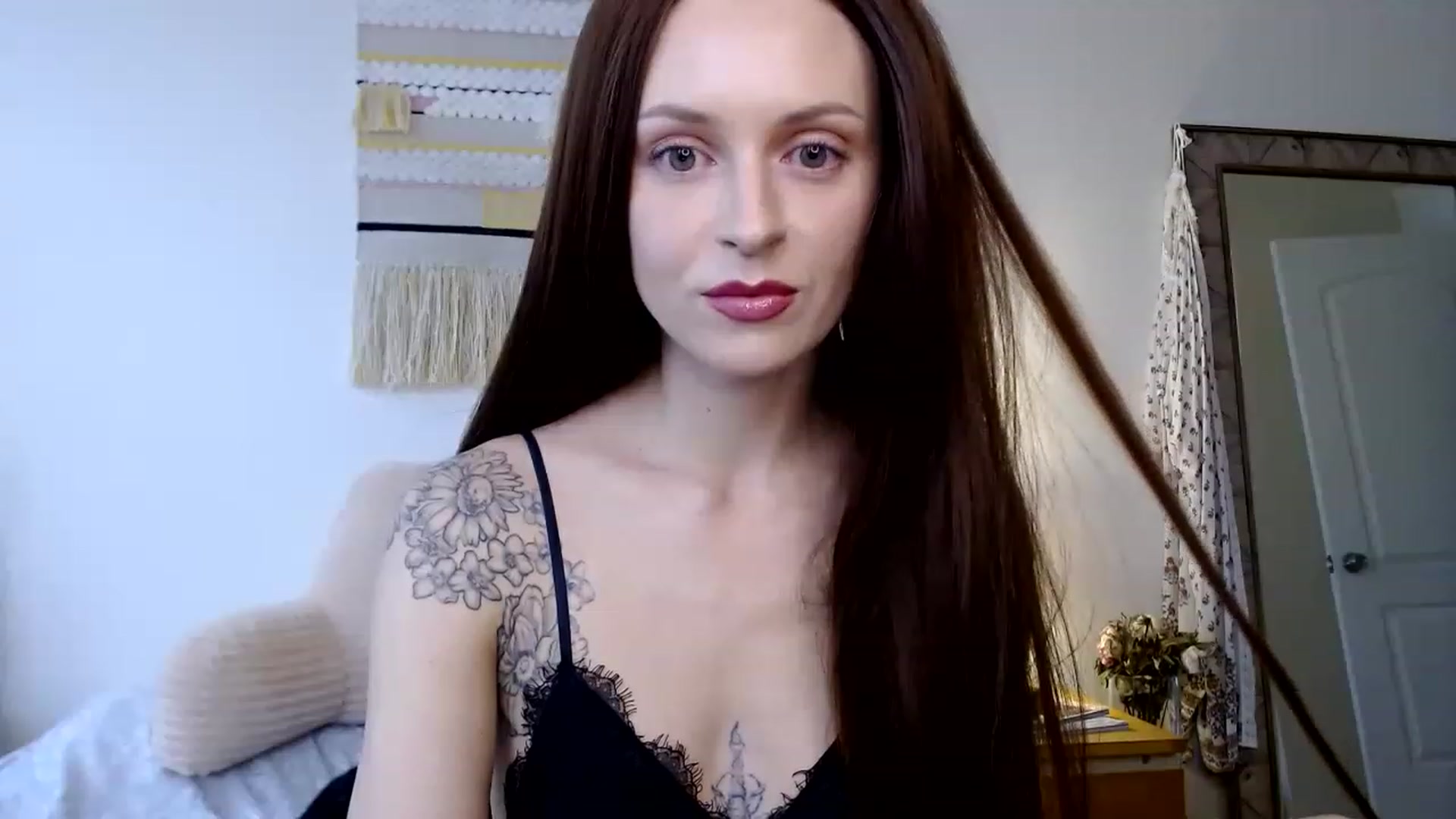 Gallery image thumbnail from therosethorne's myfreecams stream on, 01/20/2023, 20:52 image 13 of 20
