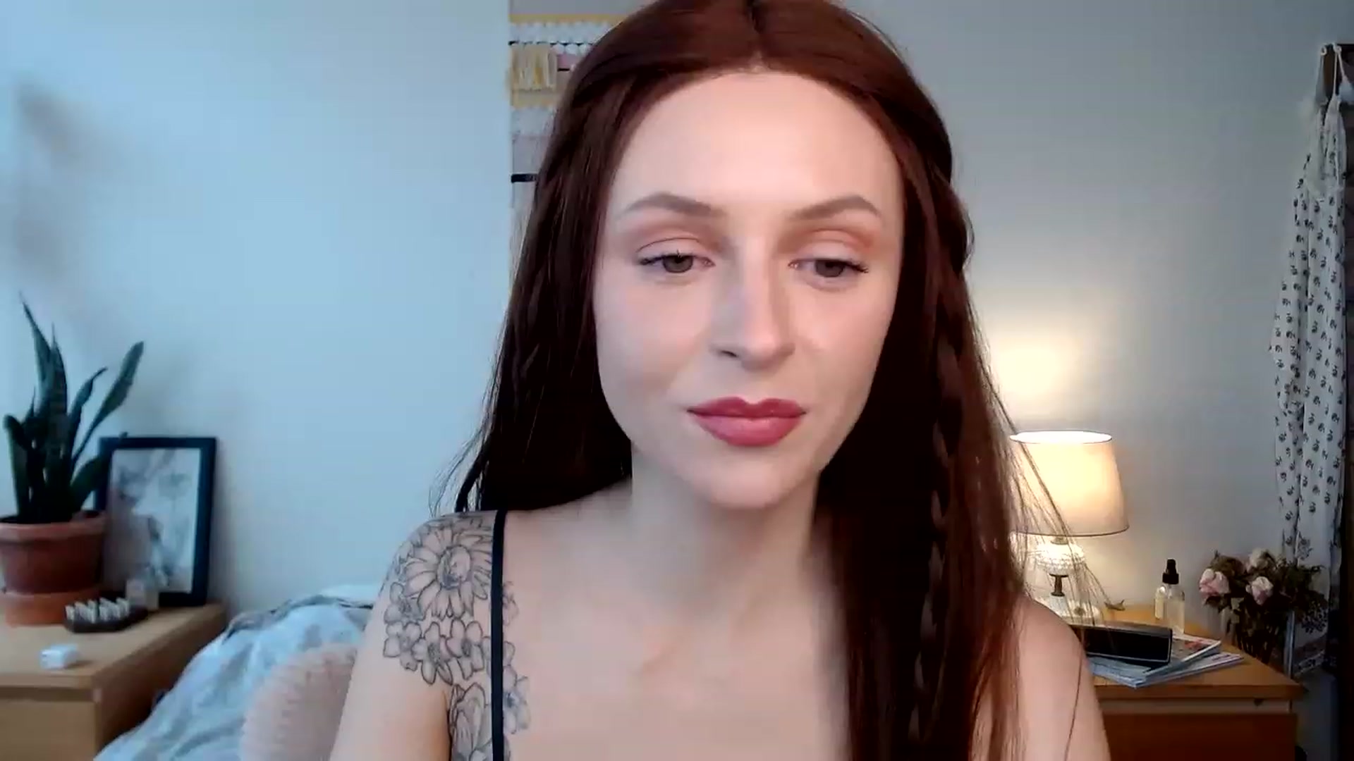 Gallery image thumbnail from therosethorne's myfreecams stream on, 02/07/2023, 16:37 image 16 of 20