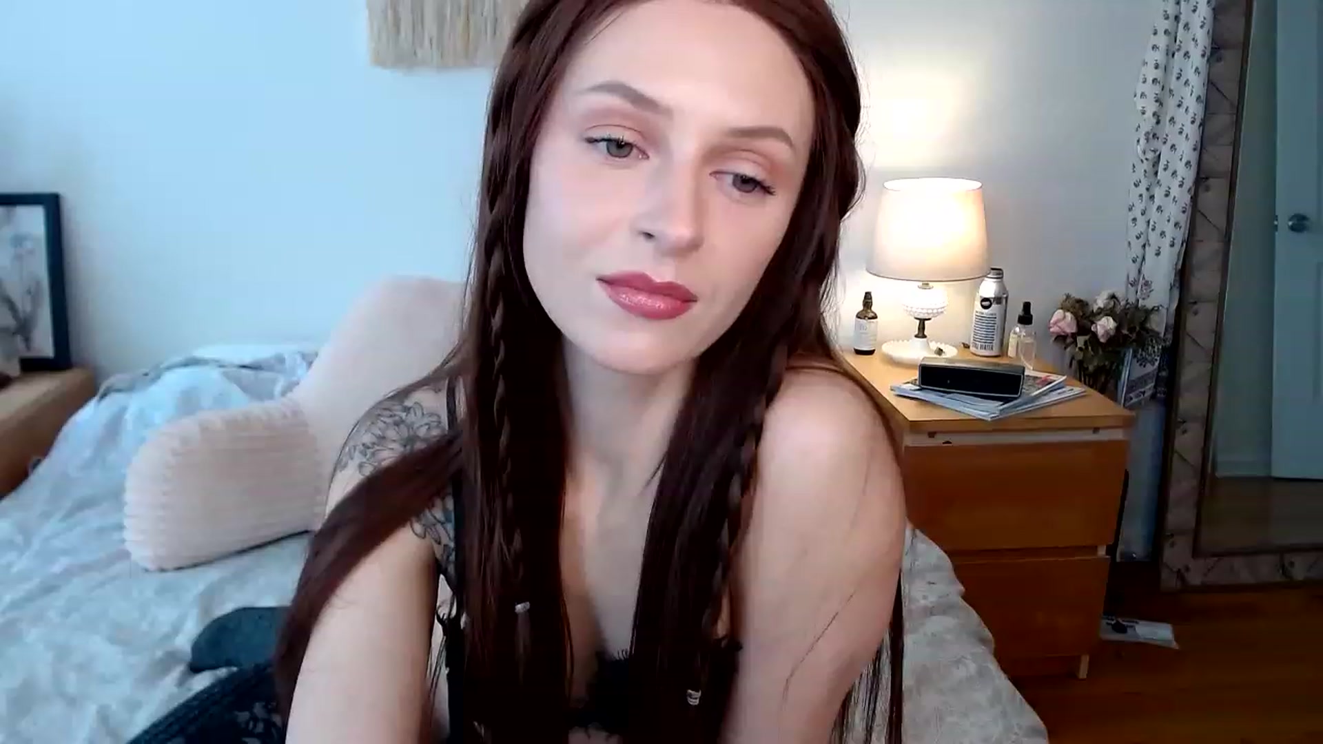 Gallery image thumbnail from therosethorne's myfreecams stream on, 02/07/2023, 16:37 image 3 of 20