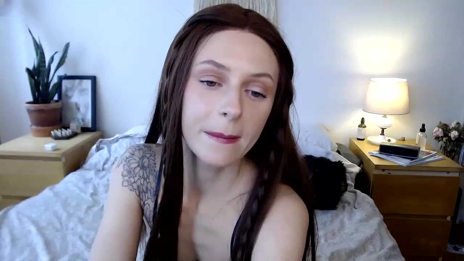 Gallery image thumbnail from therosethorne's myfreecams stream on, 02/07/2023, 17:50 image 14 of 20
