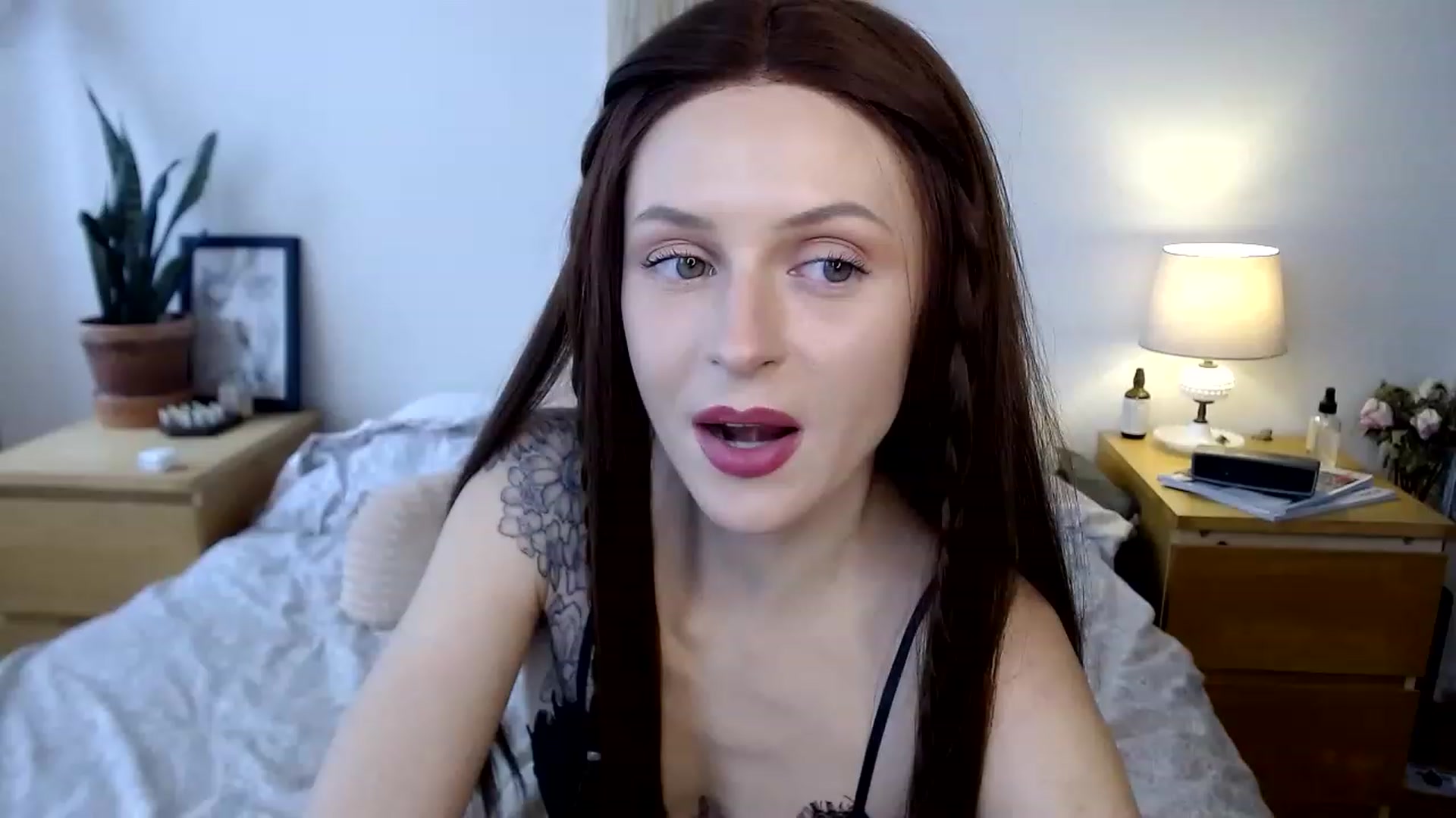 Gallery image thumbnail from therosethorne's myfreecams stream on, 02/07/2023, 17:50 image 8 of 20