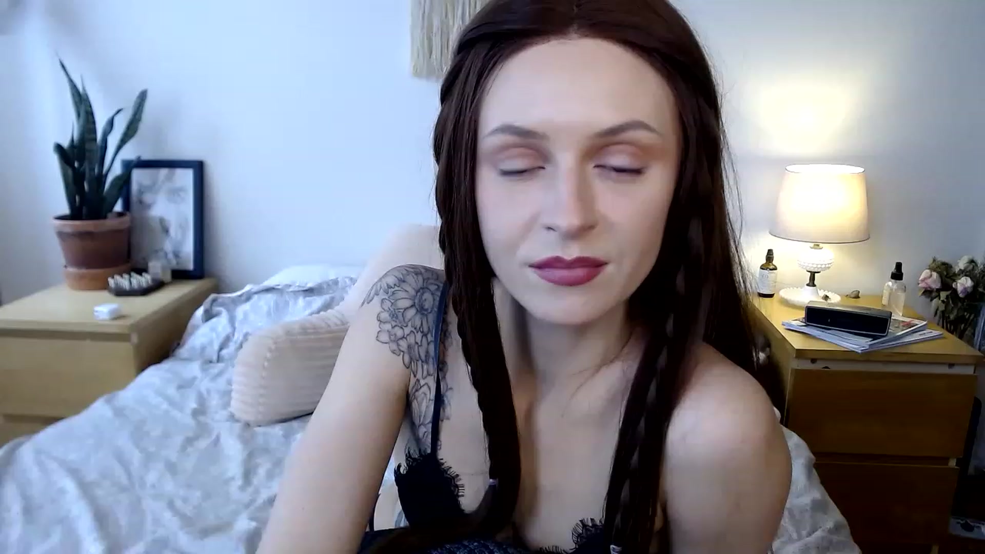 Gallery image thumbnail from therosethorne's myfreecams stream on, 02/07/2023, 17:50 image 11 of 20