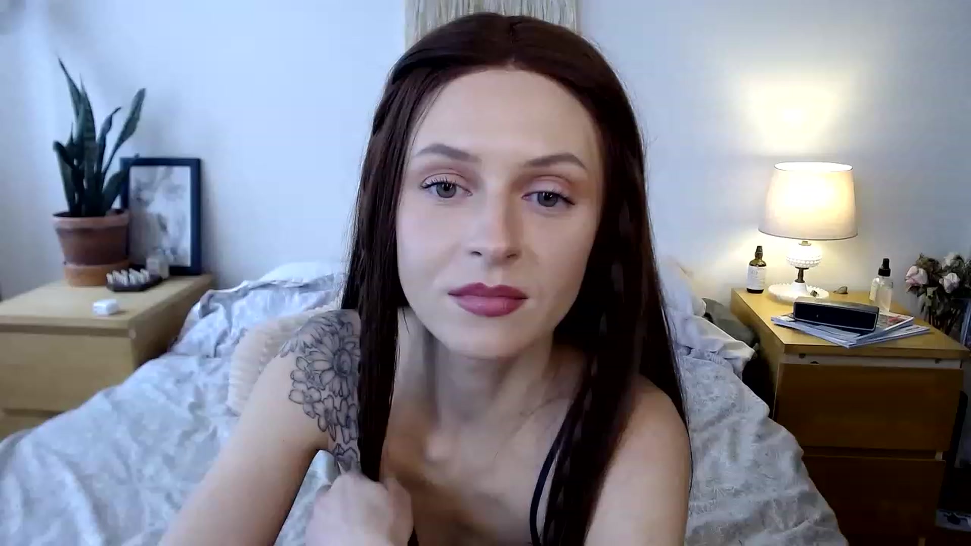 Gallery image thumbnail from therosethorne's myfreecams stream on, 02/07/2023, 17:50 image 13 of 20