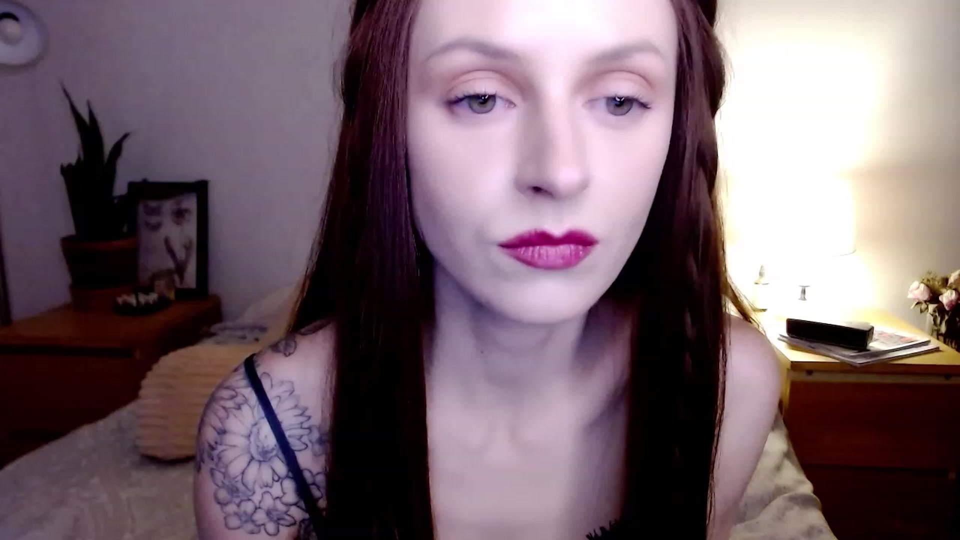 Gallery image thumbnail from therosethorne's myfreecams stream on, 02/20/2023, 24:03 image 19 of 20