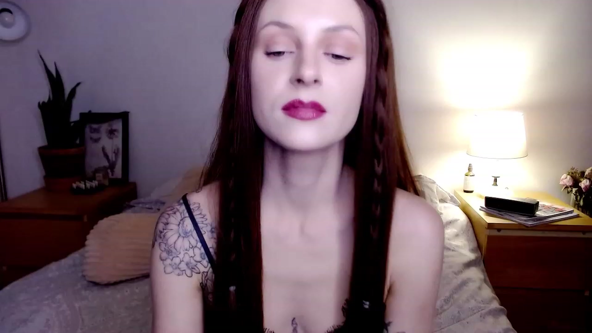 Gallery image thumbnail from therosethorne's myfreecams stream on, 02/20/2023, 24:03 image 17 of 20