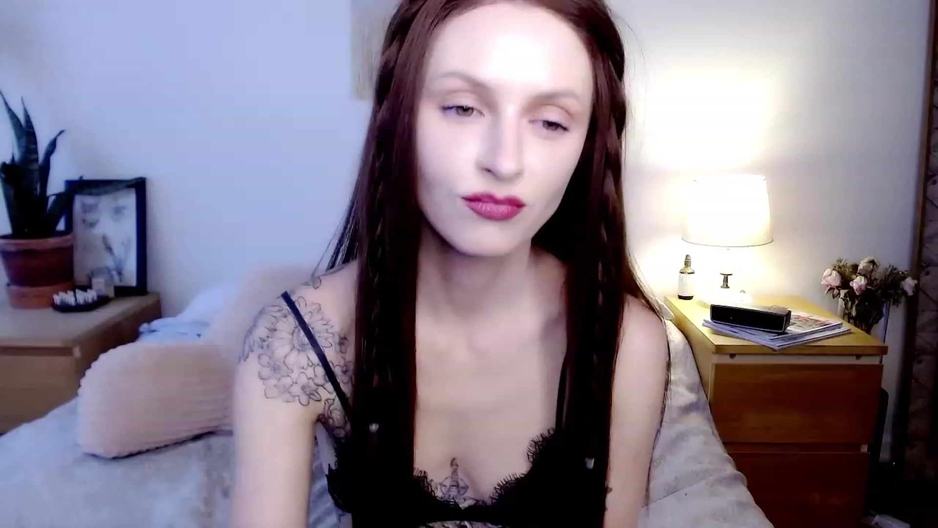 Gallery image thumbnail from therosethorne's myfreecams stream on, 02/20/2023, 24:03 image 6 of 20