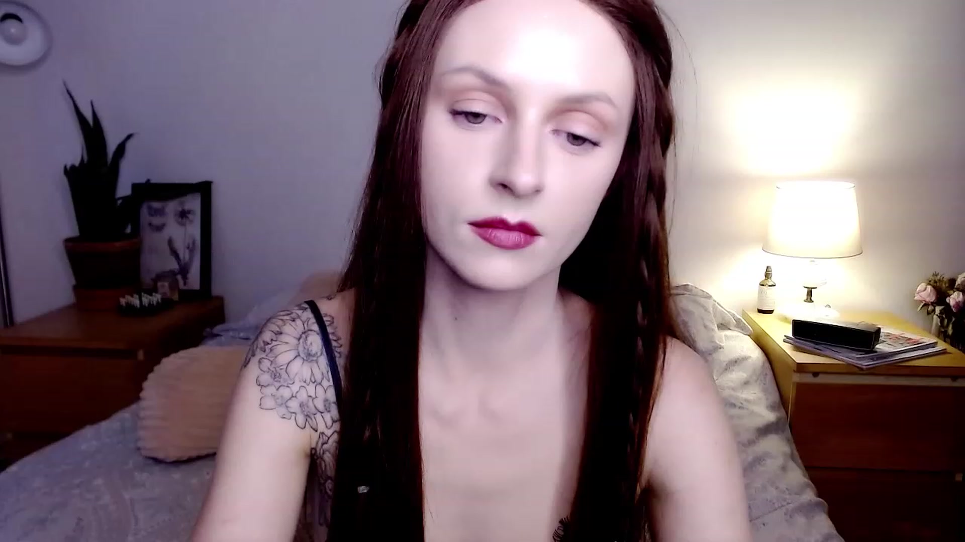 Gallery image thumbnail from therosethorne's myfreecams stream on, 02/20/2023, 24:03 image 14 of 20