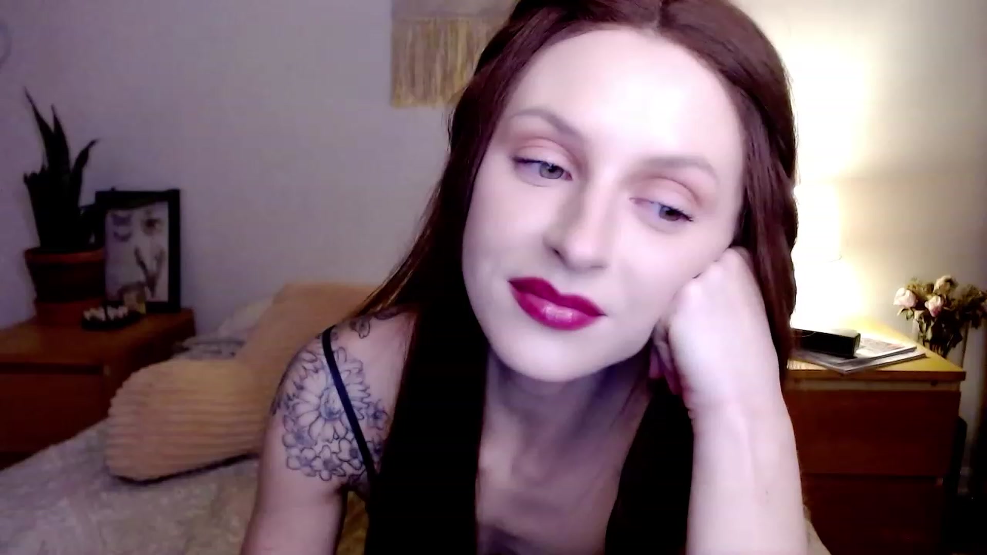 Gallery image thumbnail from therosethorne's myfreecams stream on, 02/20/2023, 24:30 image 17 of 20