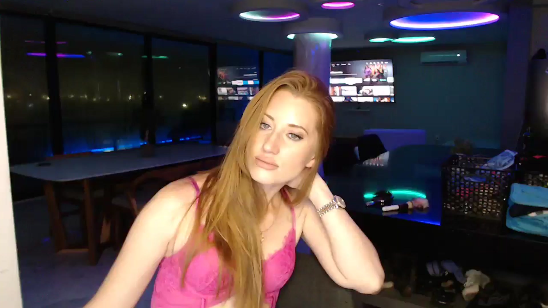 Gallery image thumbnail from thetigerqueen's myfreecams stream on, 06/15/2024, 08:12 image 12 of 20