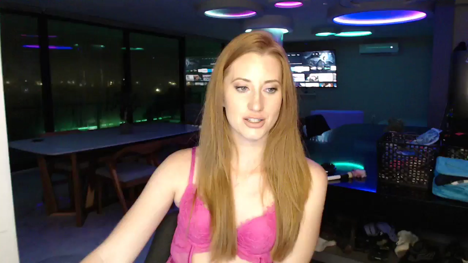 Gallery image thumbnail from thetigerqueen's myfreecams stream on, 06/15/2024, 08:26 image 6 of 20