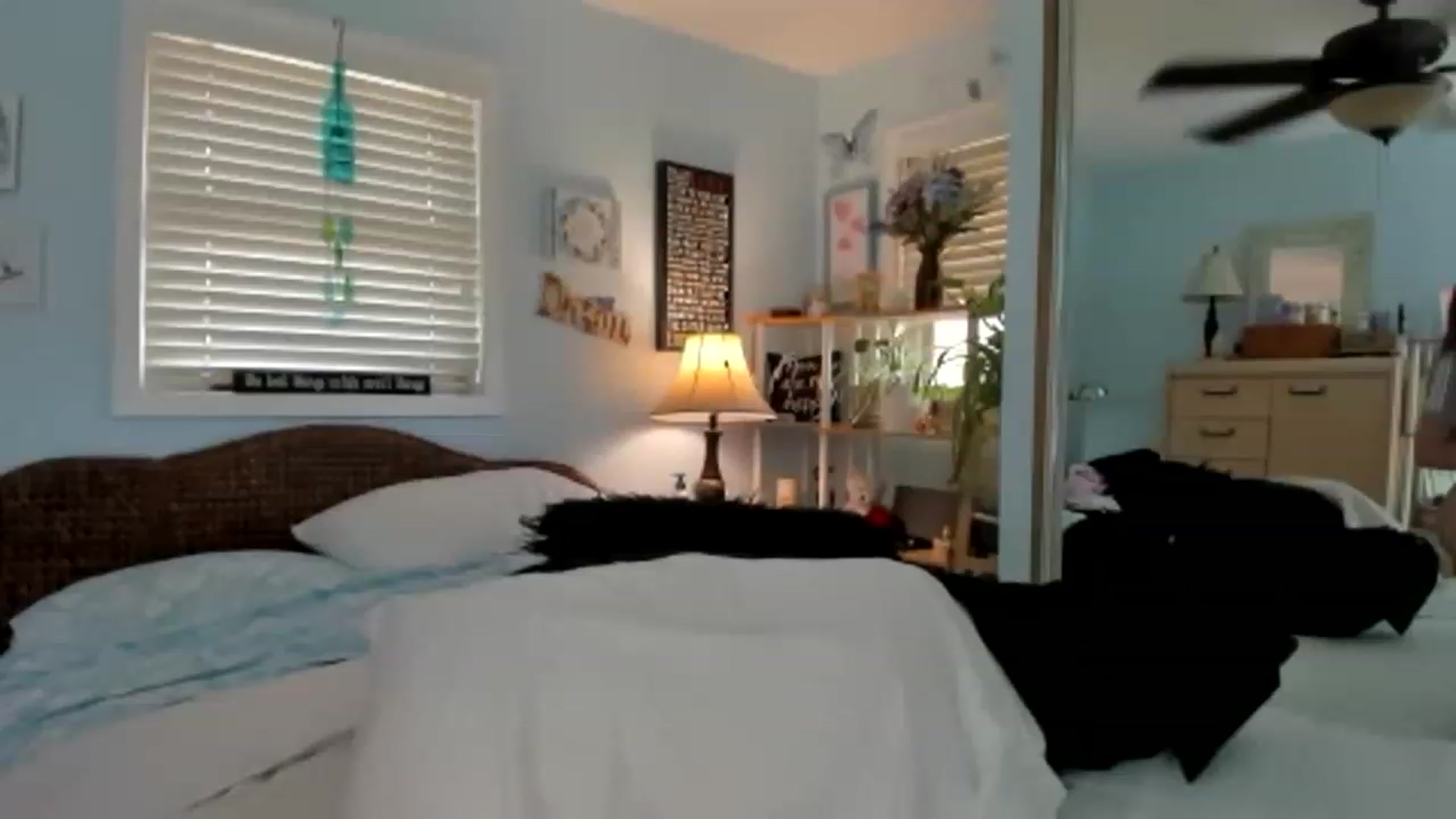 Gallery image thumbnail from thewolfof_MFC's myfreecams stream on, 05/07/2023, 16:26 image 13 of 20