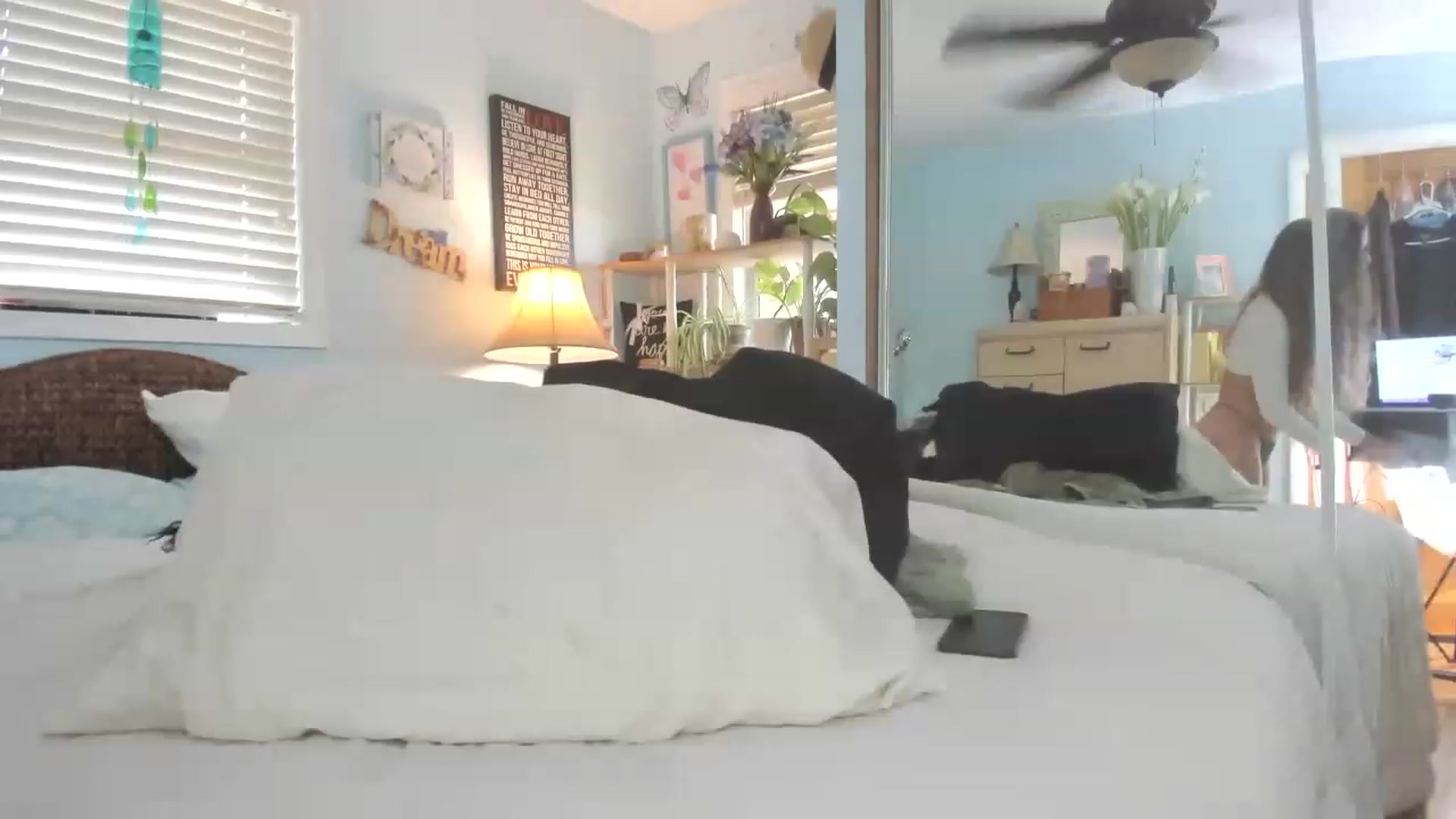 Gallery image thumbnail from thewolfof_MFC's myfreecams stream on, 08/08/2023, 17:08 image 13 of 20