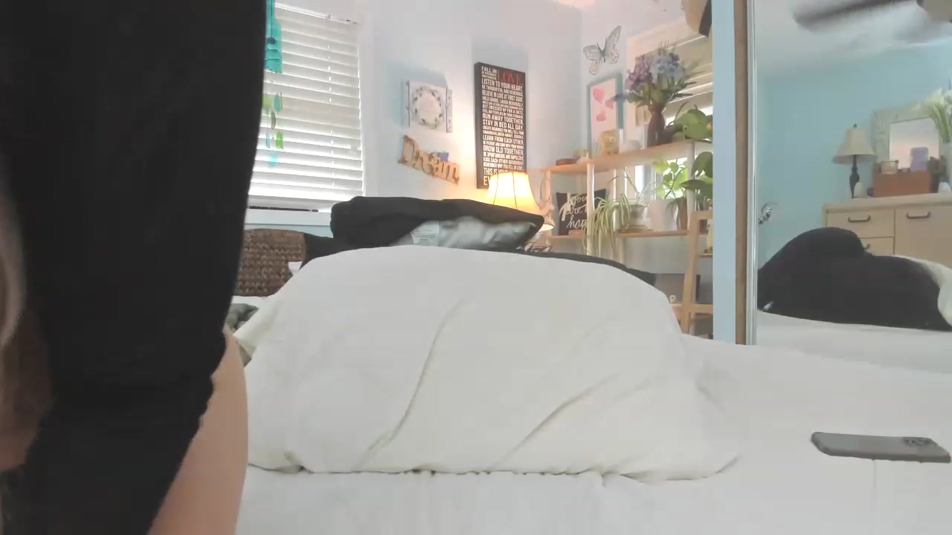 Gallery image thumbnail from thewolfof_MFC's myfreecams stream on, 08/10/2023, 19:59 image 13 of 20