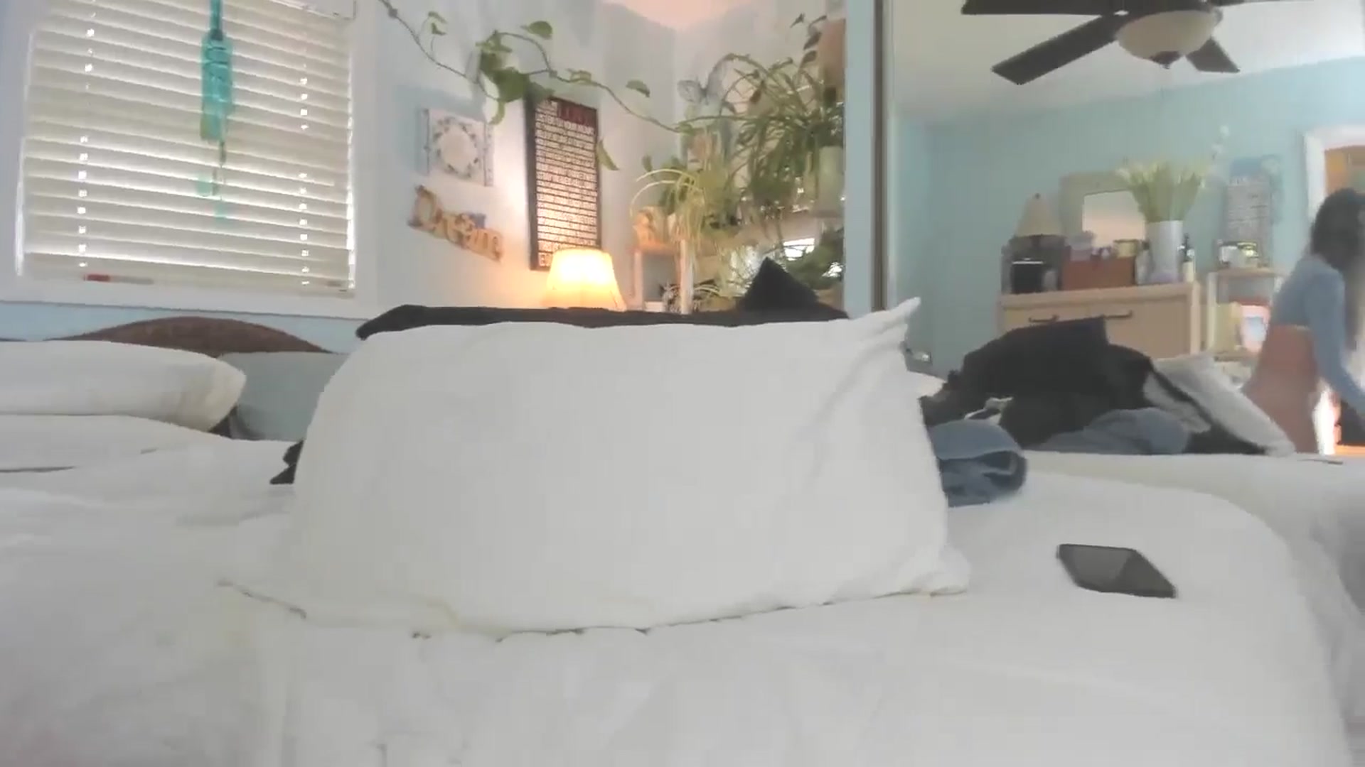 Gallery image thumbnail from thewolfof_MFC's myfreecams stream on, 11/23/2024, 17:11 image 12 of 20
