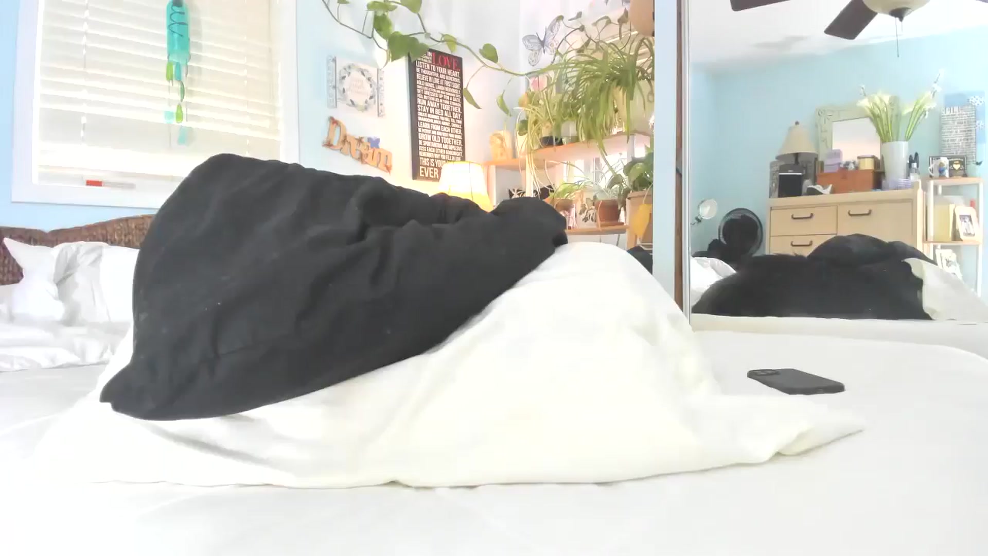 Gallery image thumbnail from thewolfof_MFC's myfreecams stream on, 03/05/2025, 17:14 image 14 of 20