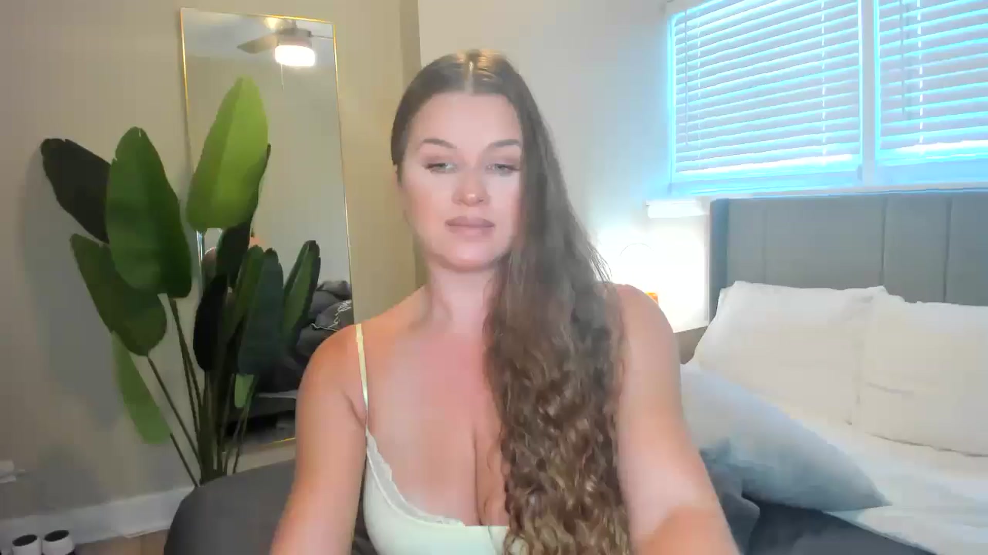 Gallery image thumbnail from thewolfof_MFC's myfreecams stream on, 09/27/2025, 15:34 image 18 of 20