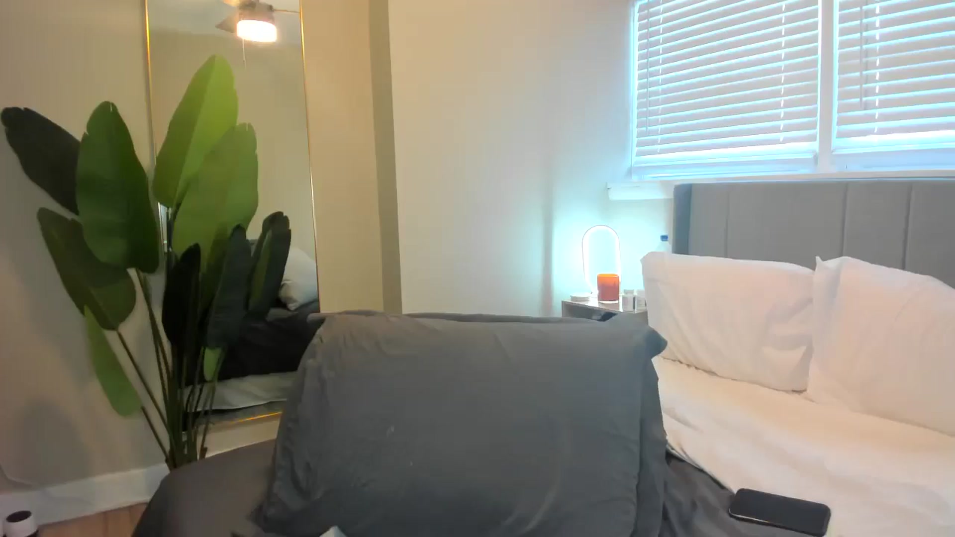 Gallery image thumbnail from thewolfof_MFC's myfreecams stream on, 10/01/2025, 16:41 image 9 of 20
